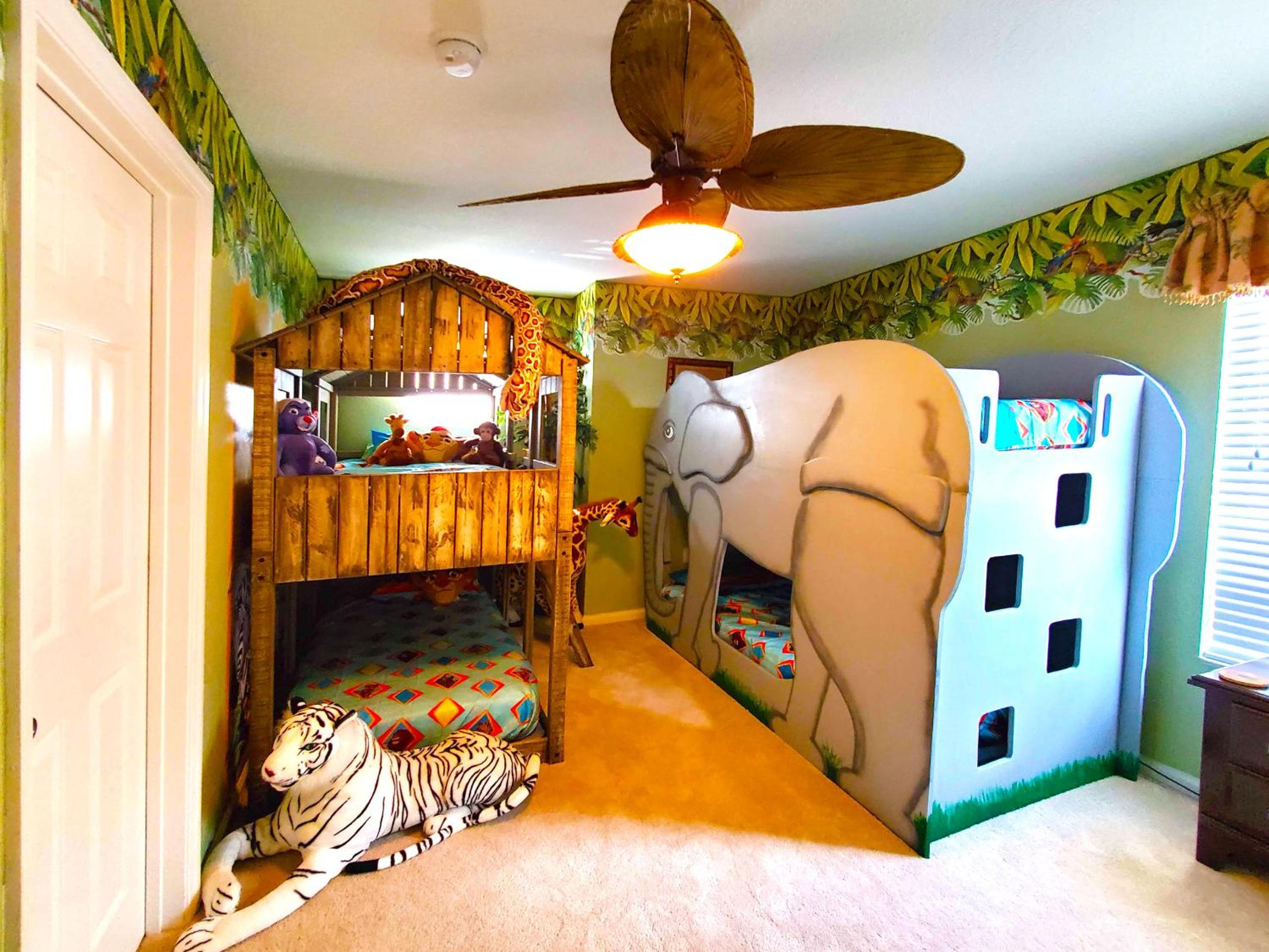 Windsor Hills Resort - Enchanted Crystal Castle