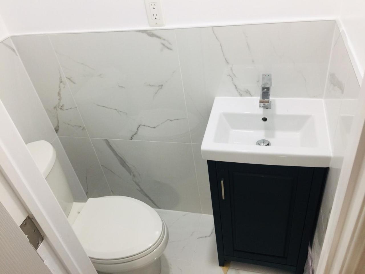 Cozy basement room-Private Bath - Near Subway line 1 - Toronto