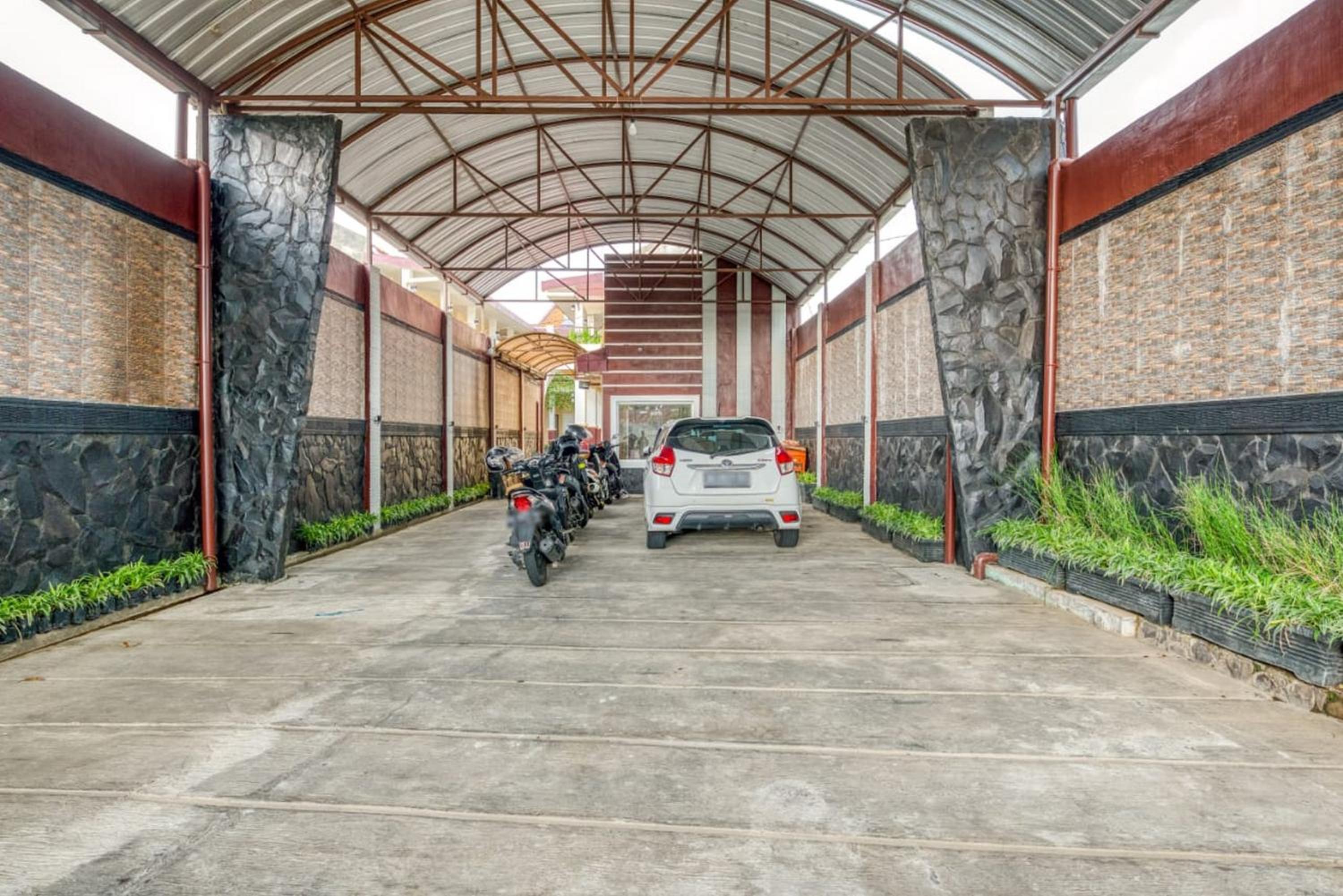 RedDoorz Syariah near Kebon Rojo Park Blitar view 4