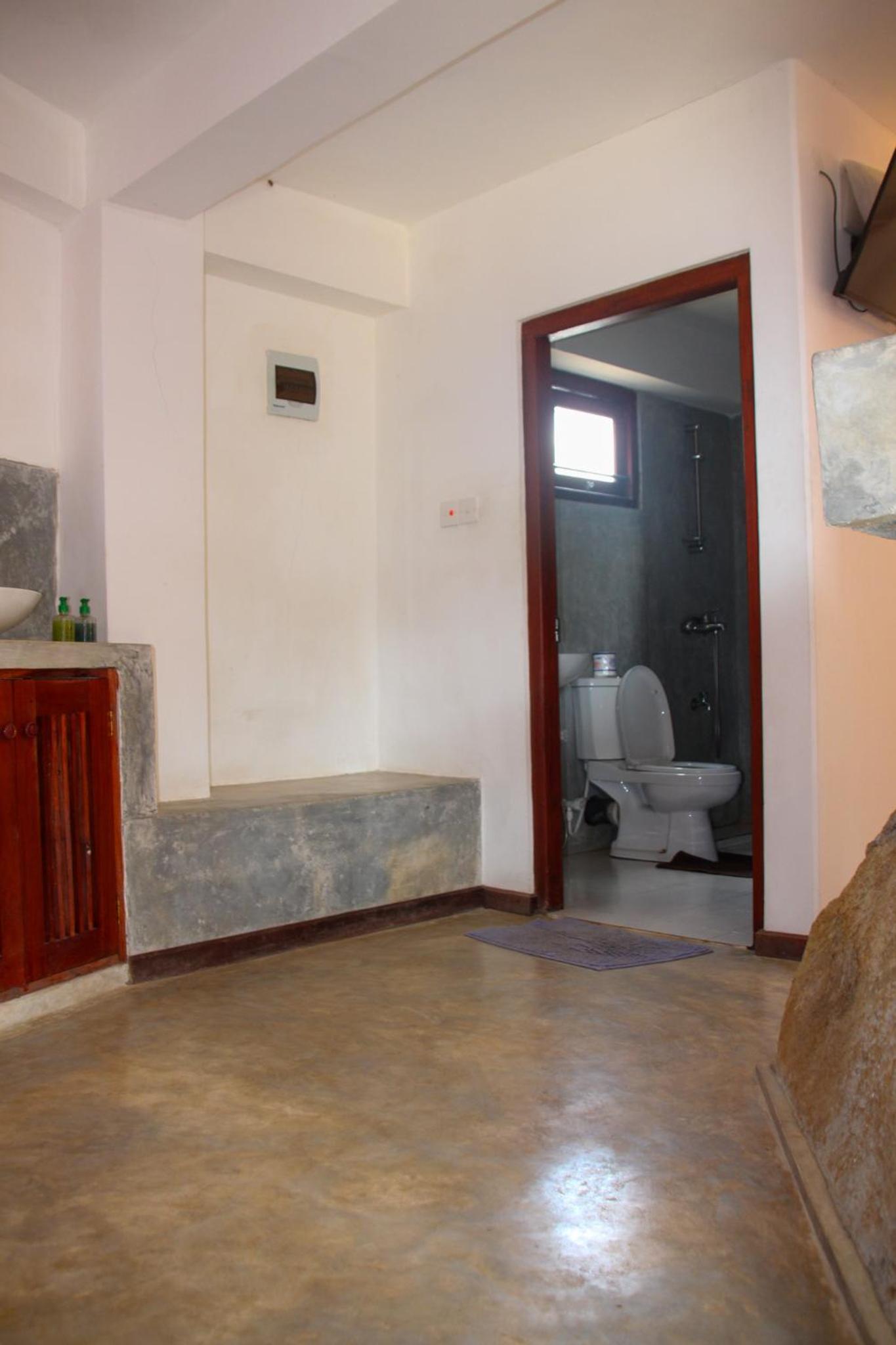 Shanthi Beach Resort