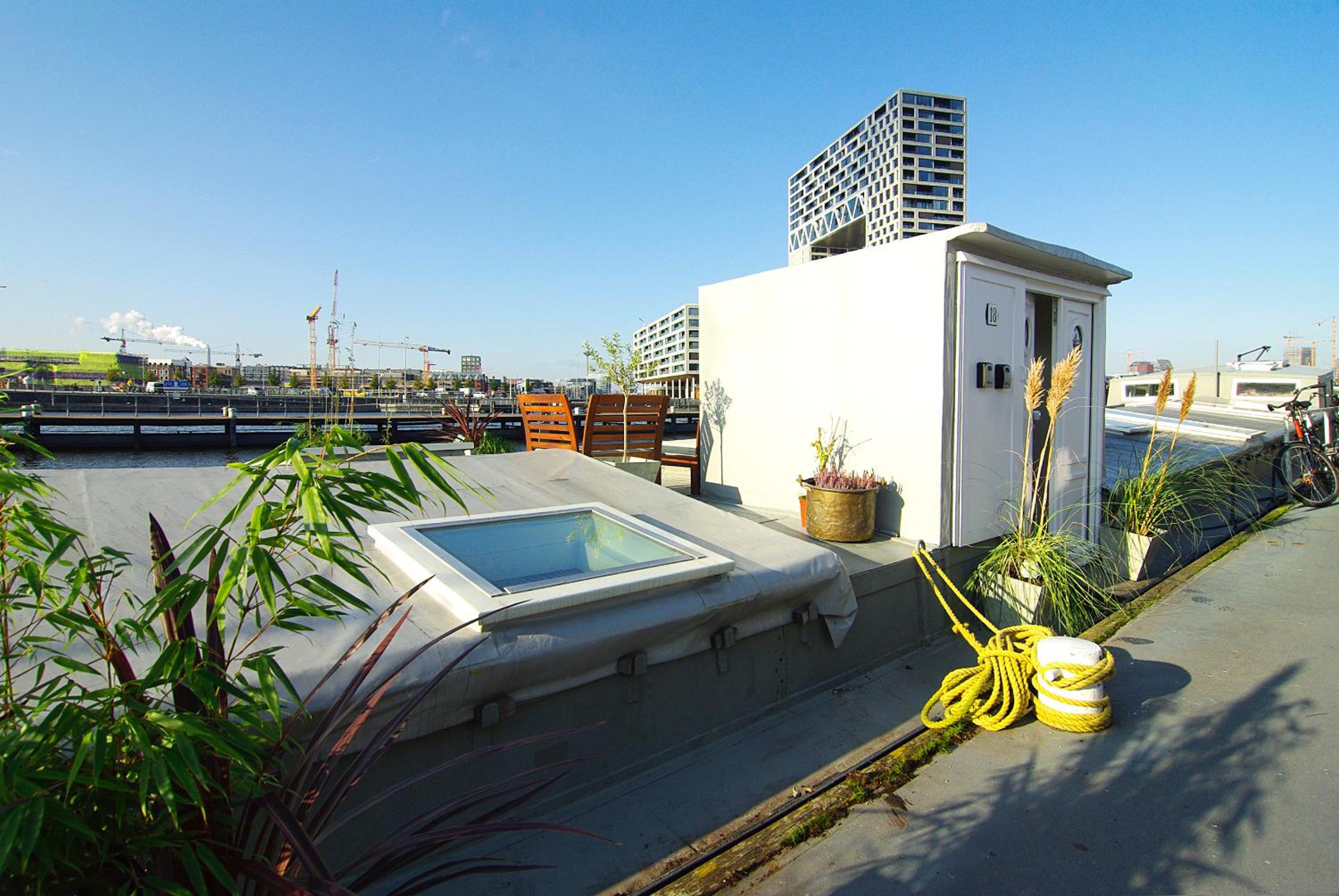 Eco HouseBoat