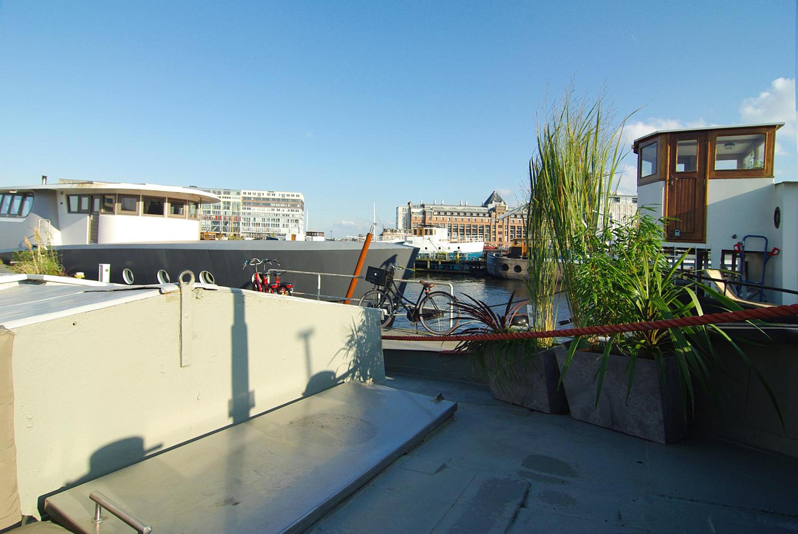 Eco HouseBoat