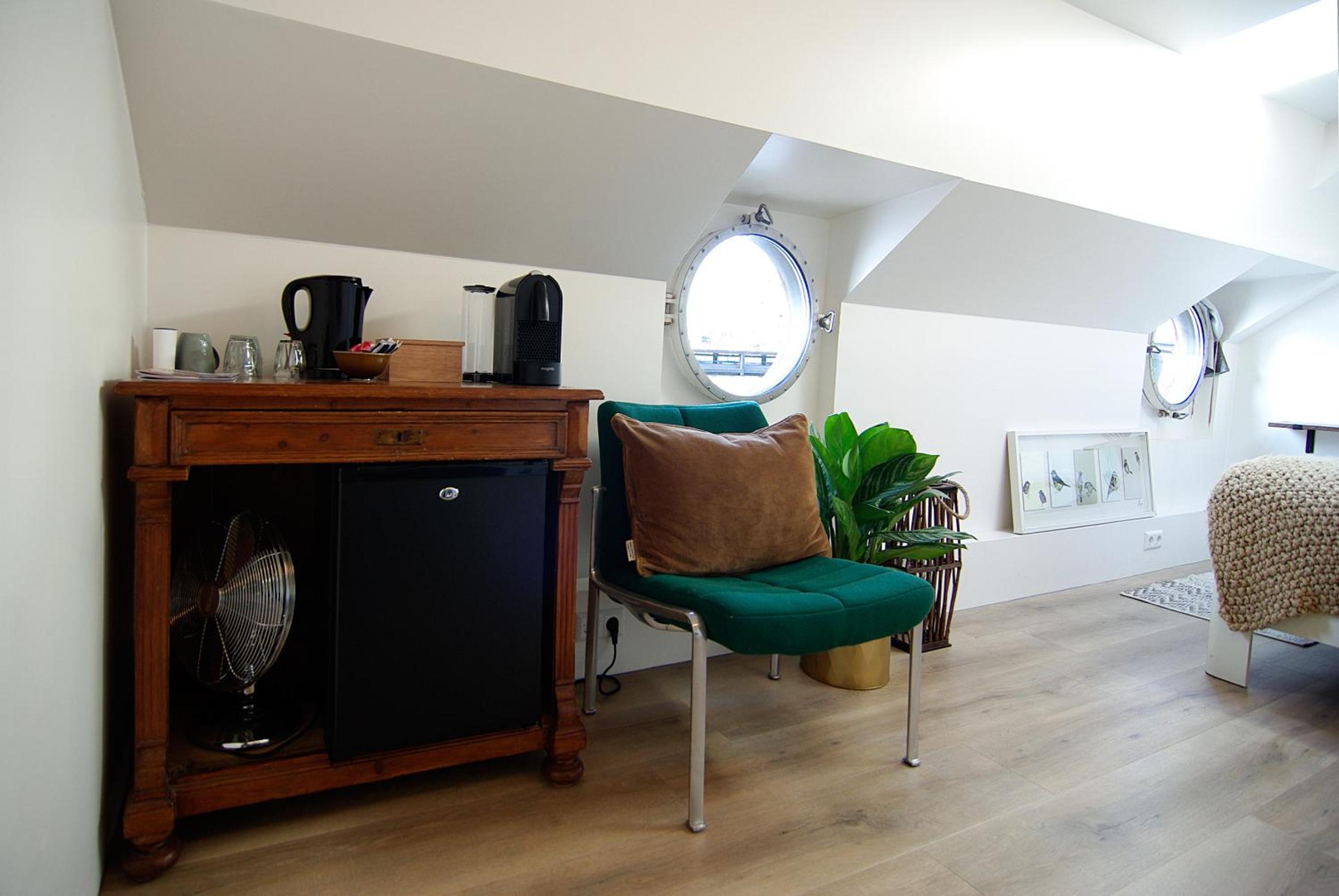 Eco HouseBoat
