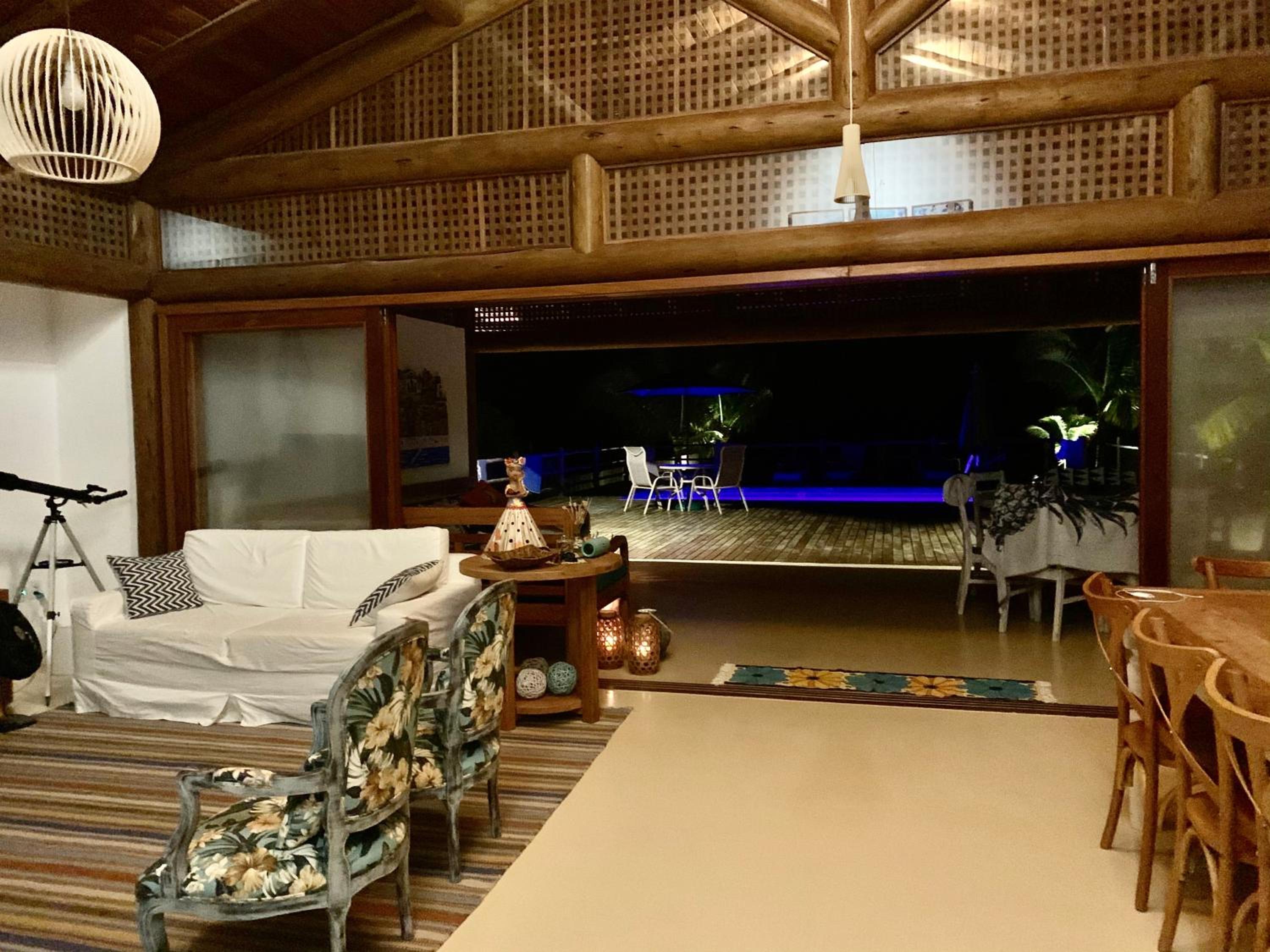 Casa Uluwatu Bahia Pé na Areia Premium