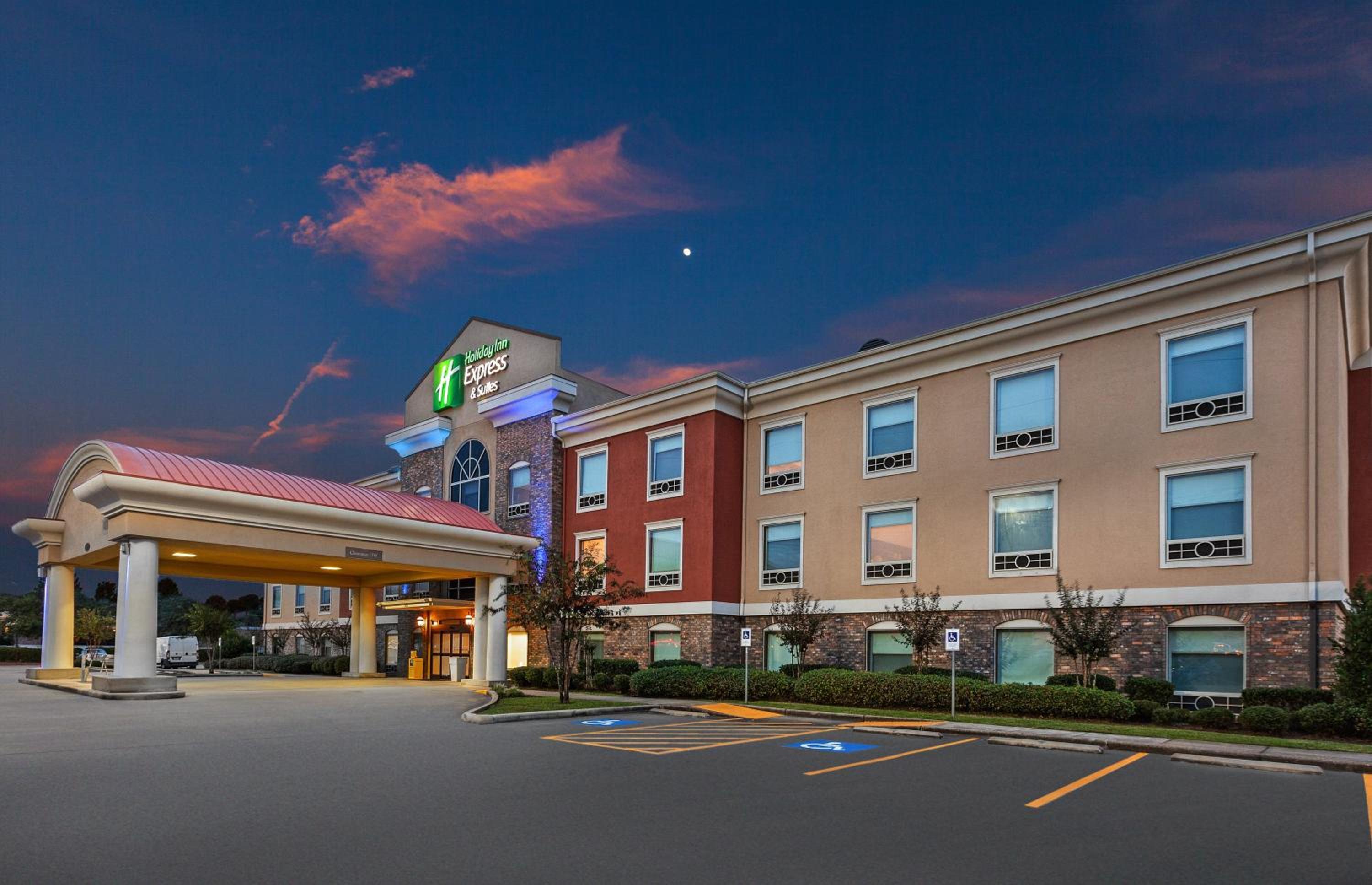 Jasper Vacations - Holiday Inn Express Hotel and Suites Jasper, an IHG Hotel - Property Image 28