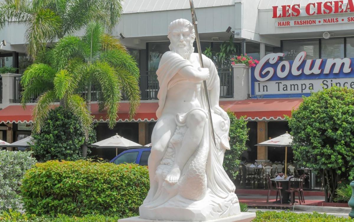 King Bed - Walk to St. Armand's Circle and Lido Beach in Minutes! view 3