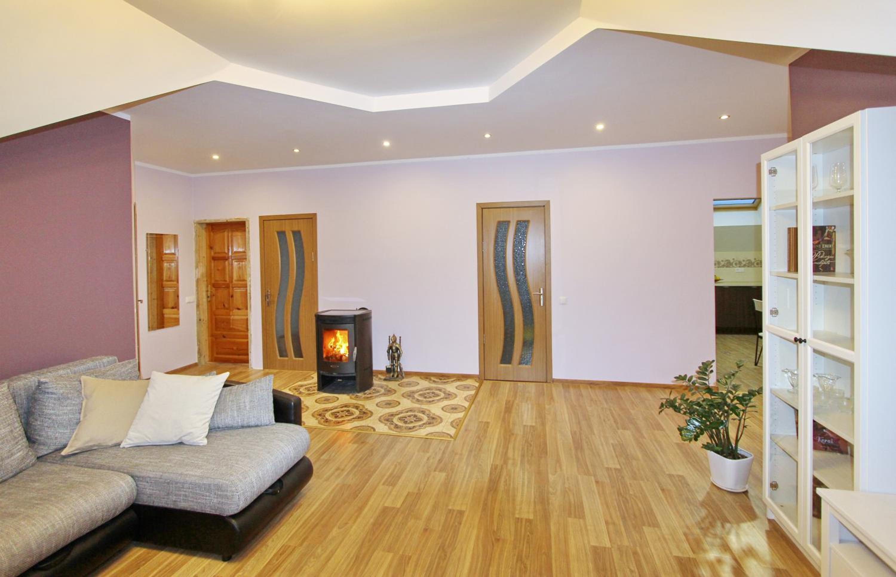 Apartments by the lake with fireplace view 2