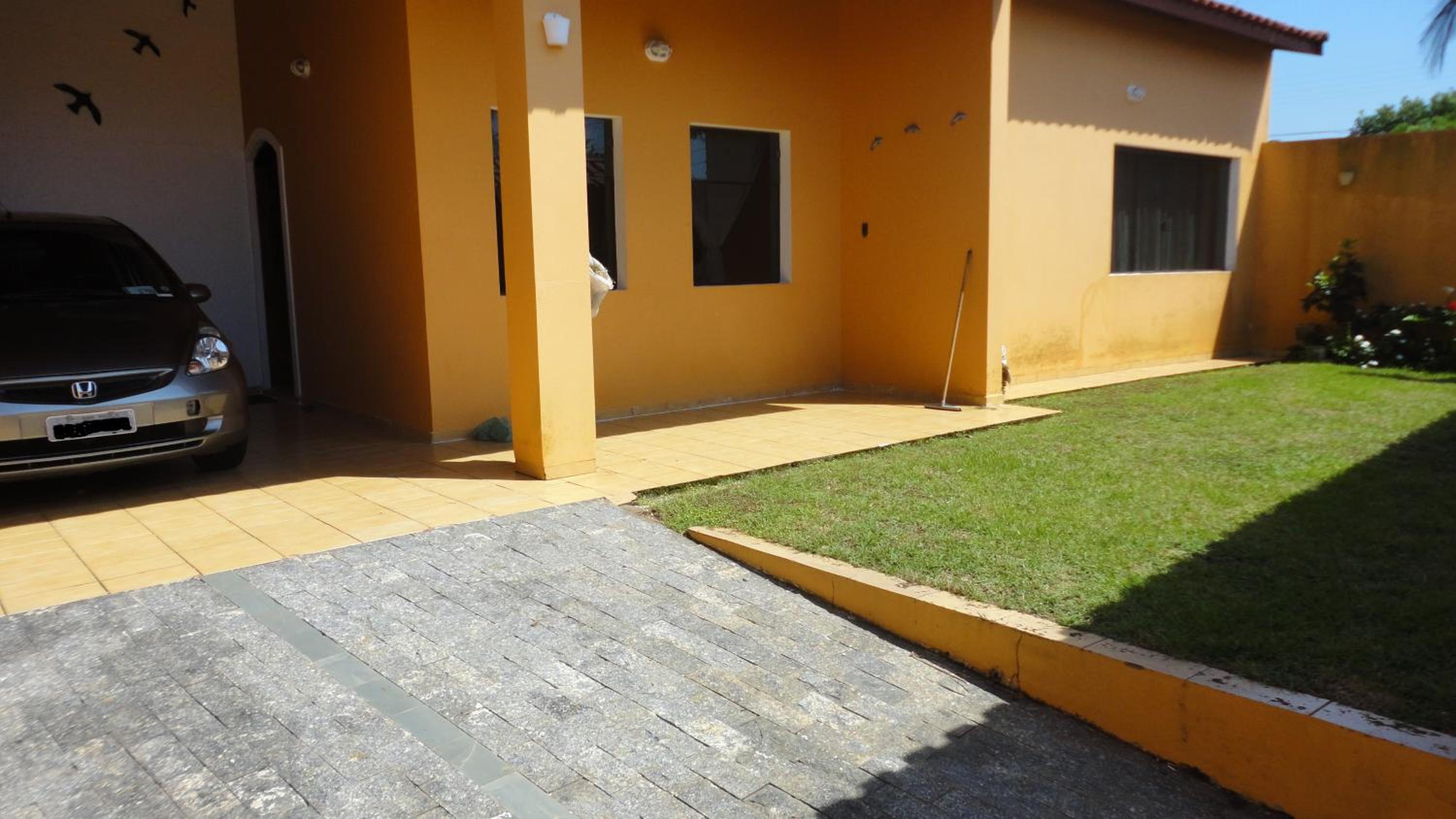 Casa 200m da praia 3 dorm. p/ 12 pessoas