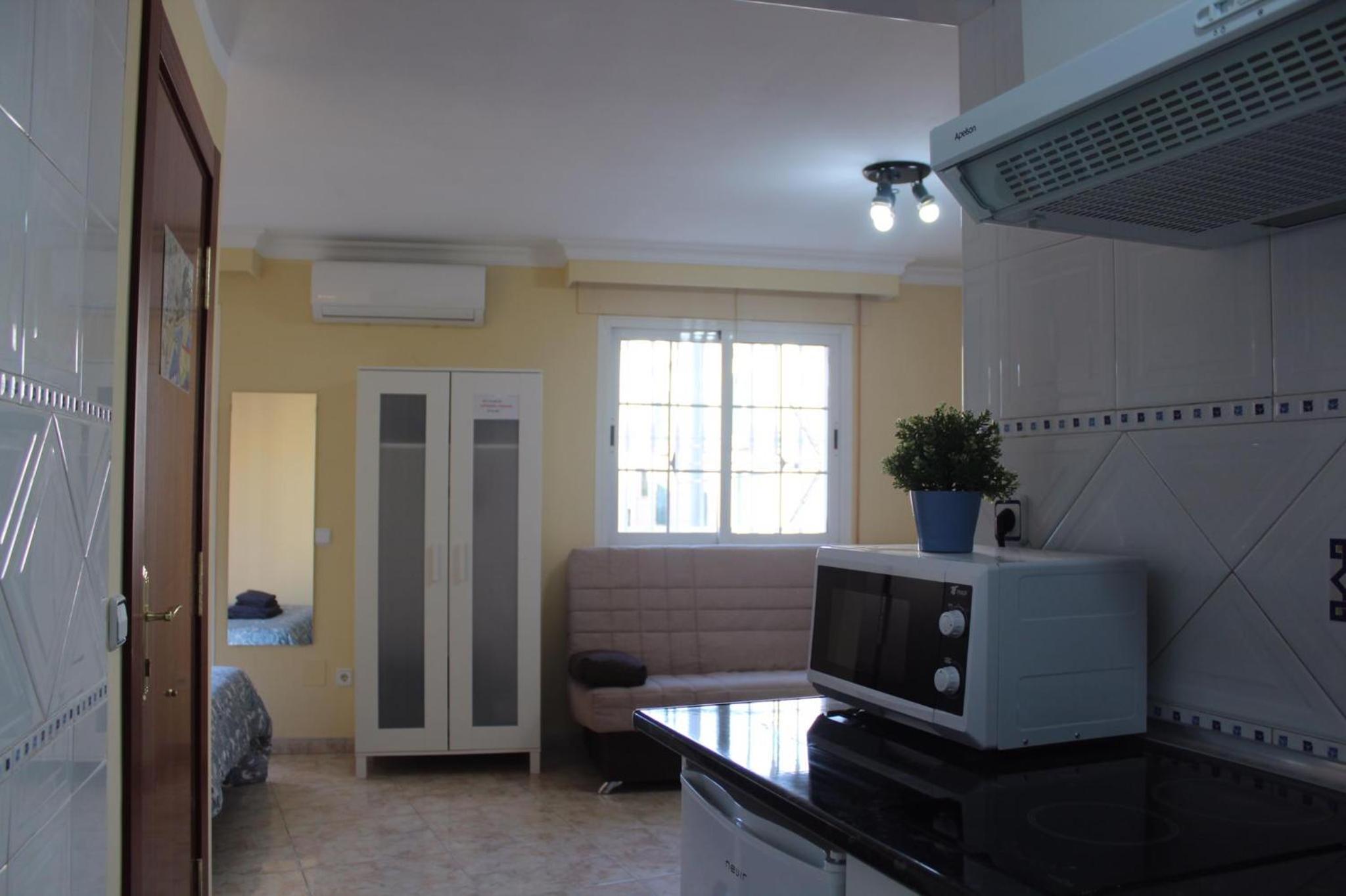 Nice and New Studio with balcony close to the city 2ºB