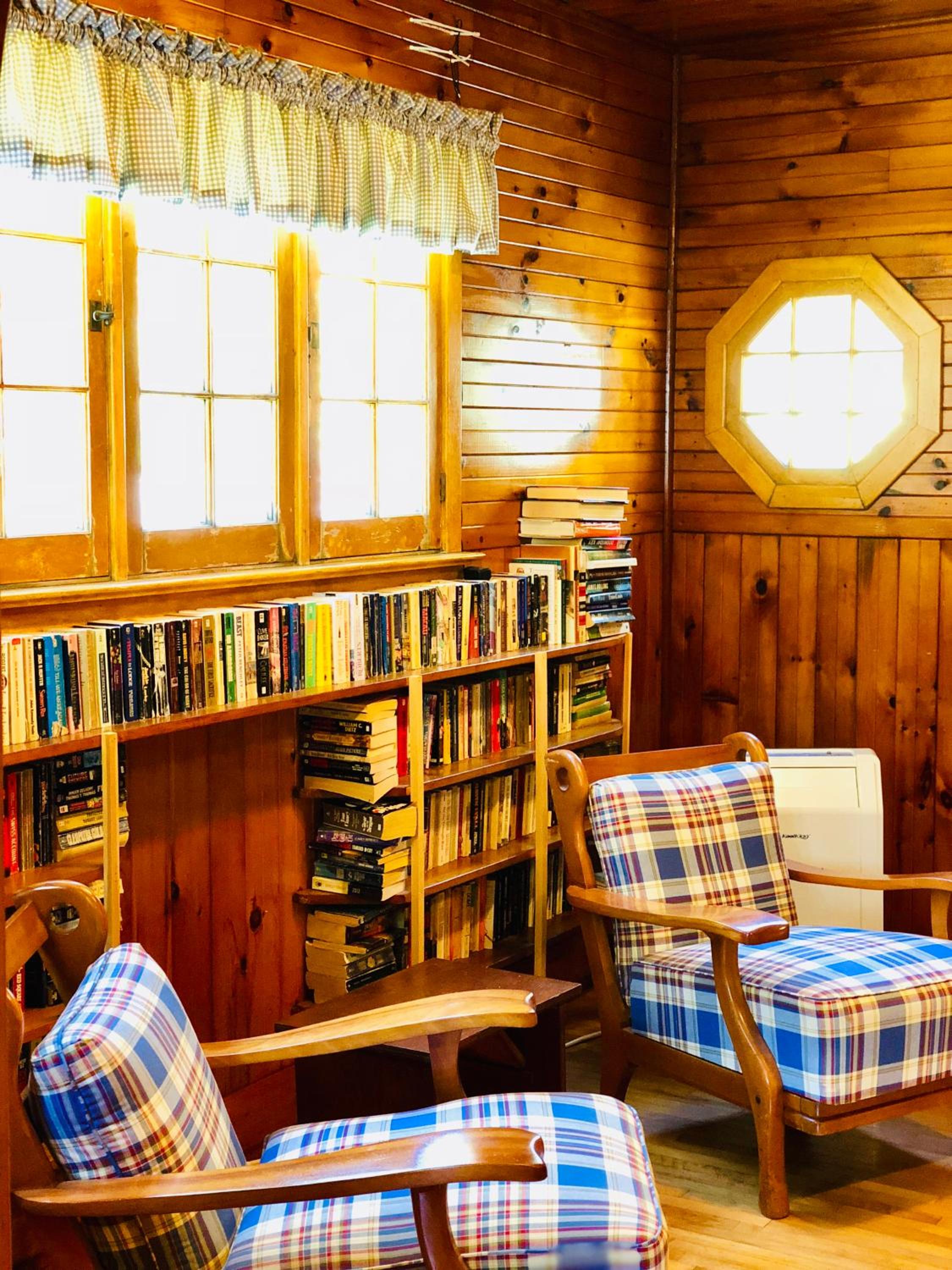 Green Gables Bungalow Court
