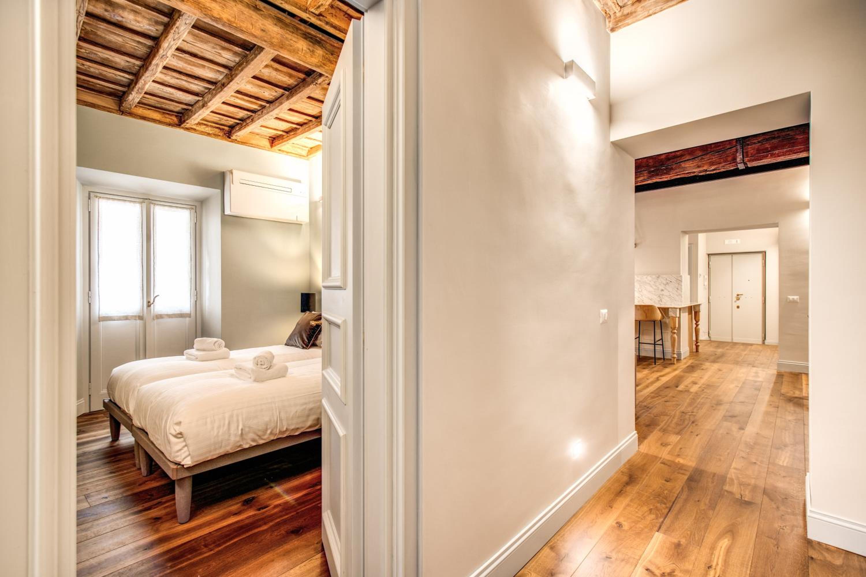 Febo Decharm apartment