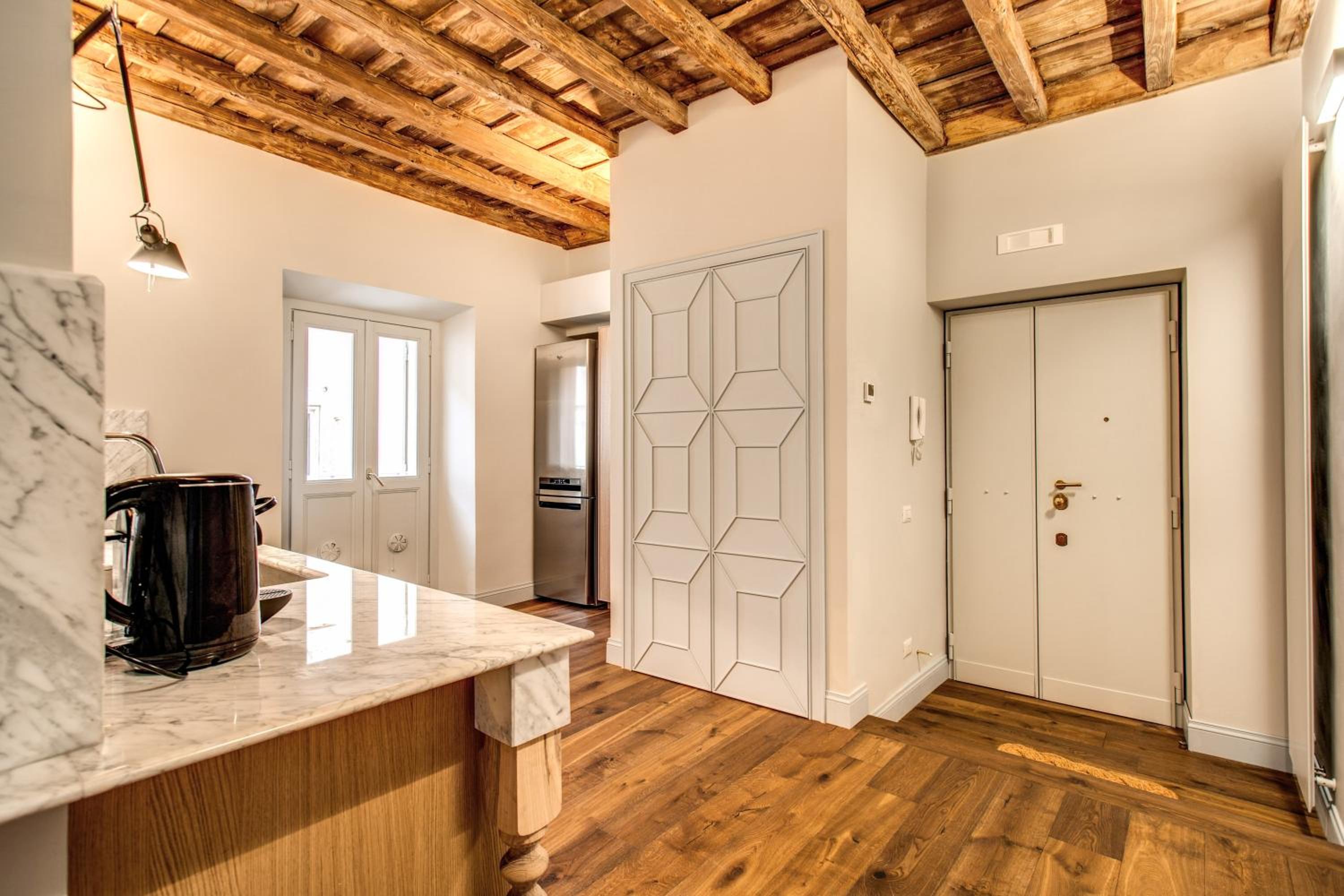 Febo Decharm apartment