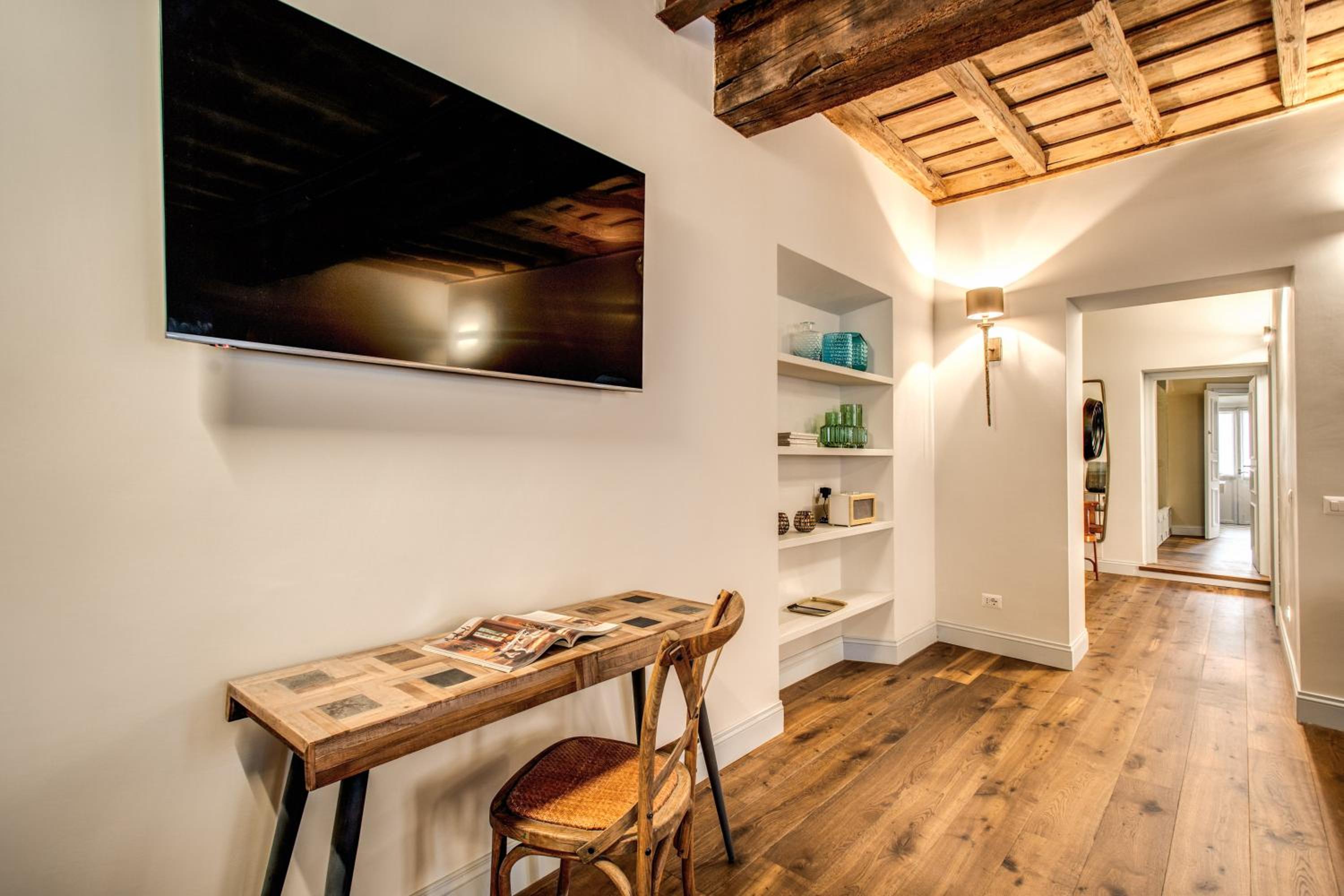 Febo Decharm apartment