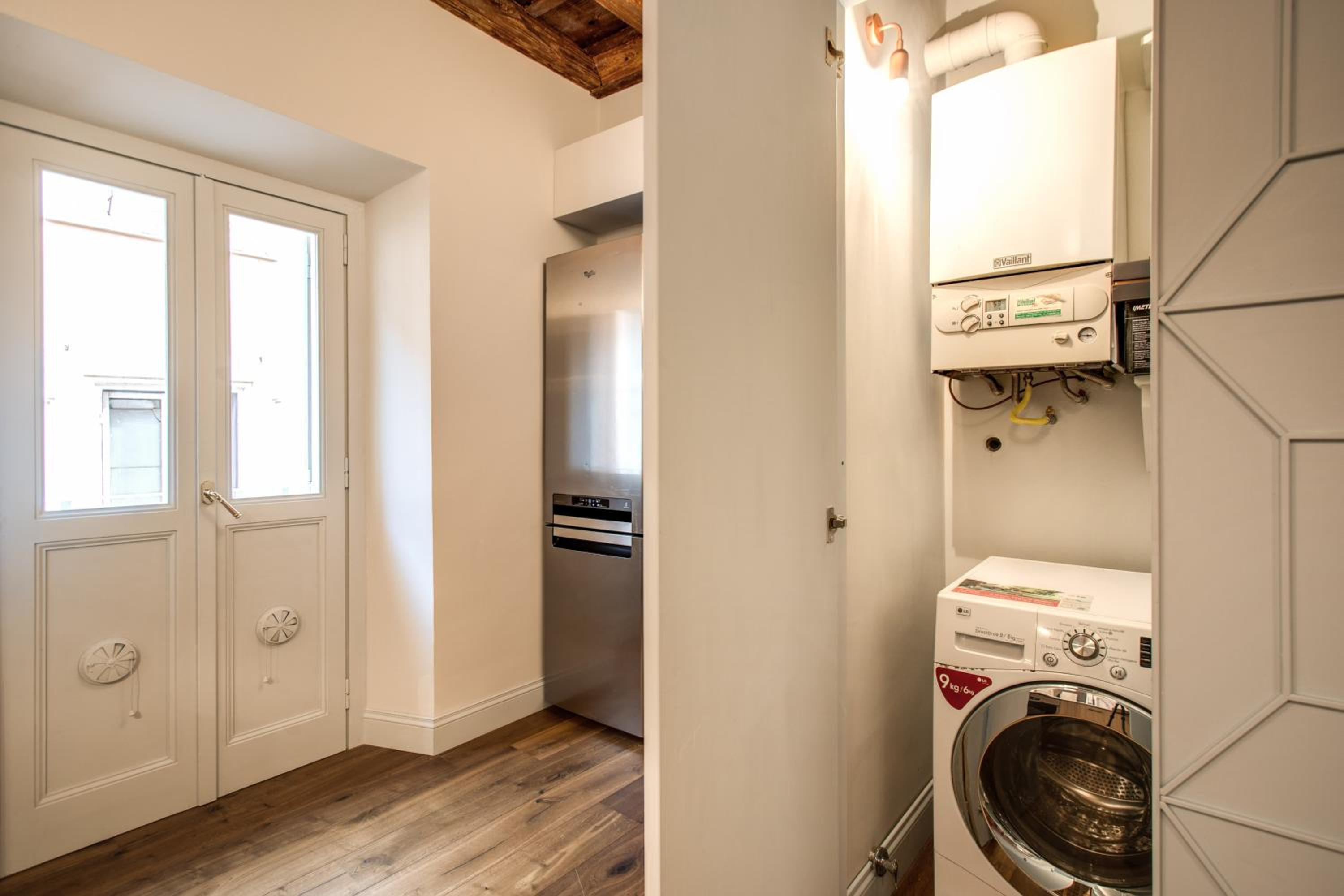 Febo Decharm apartment