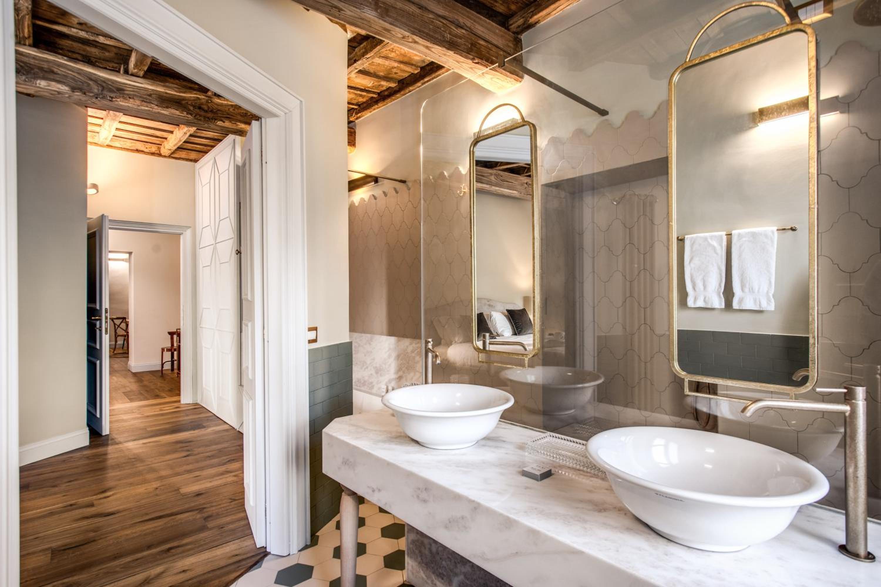 Febo Decharm apartment