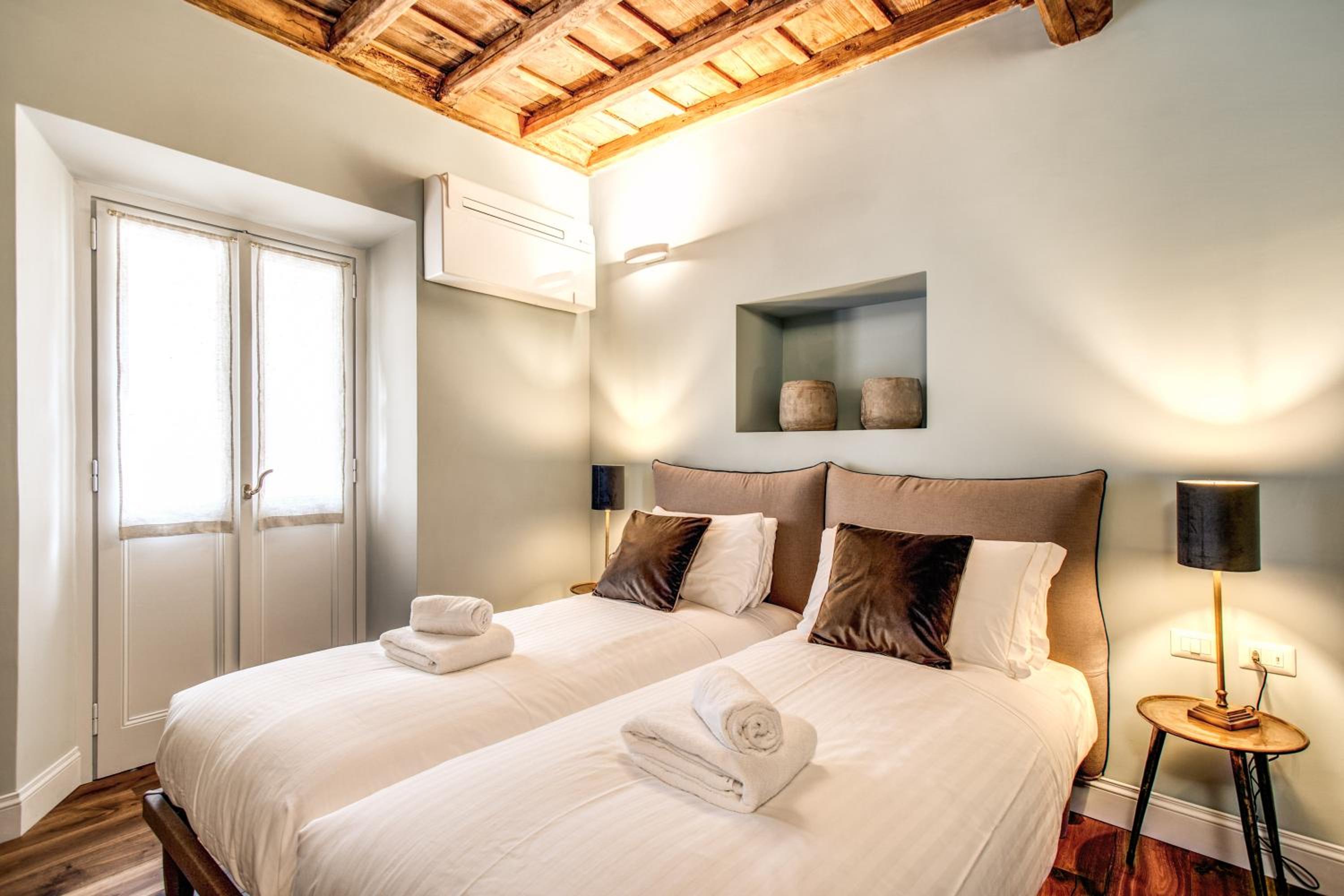 Febo Decharm apartment