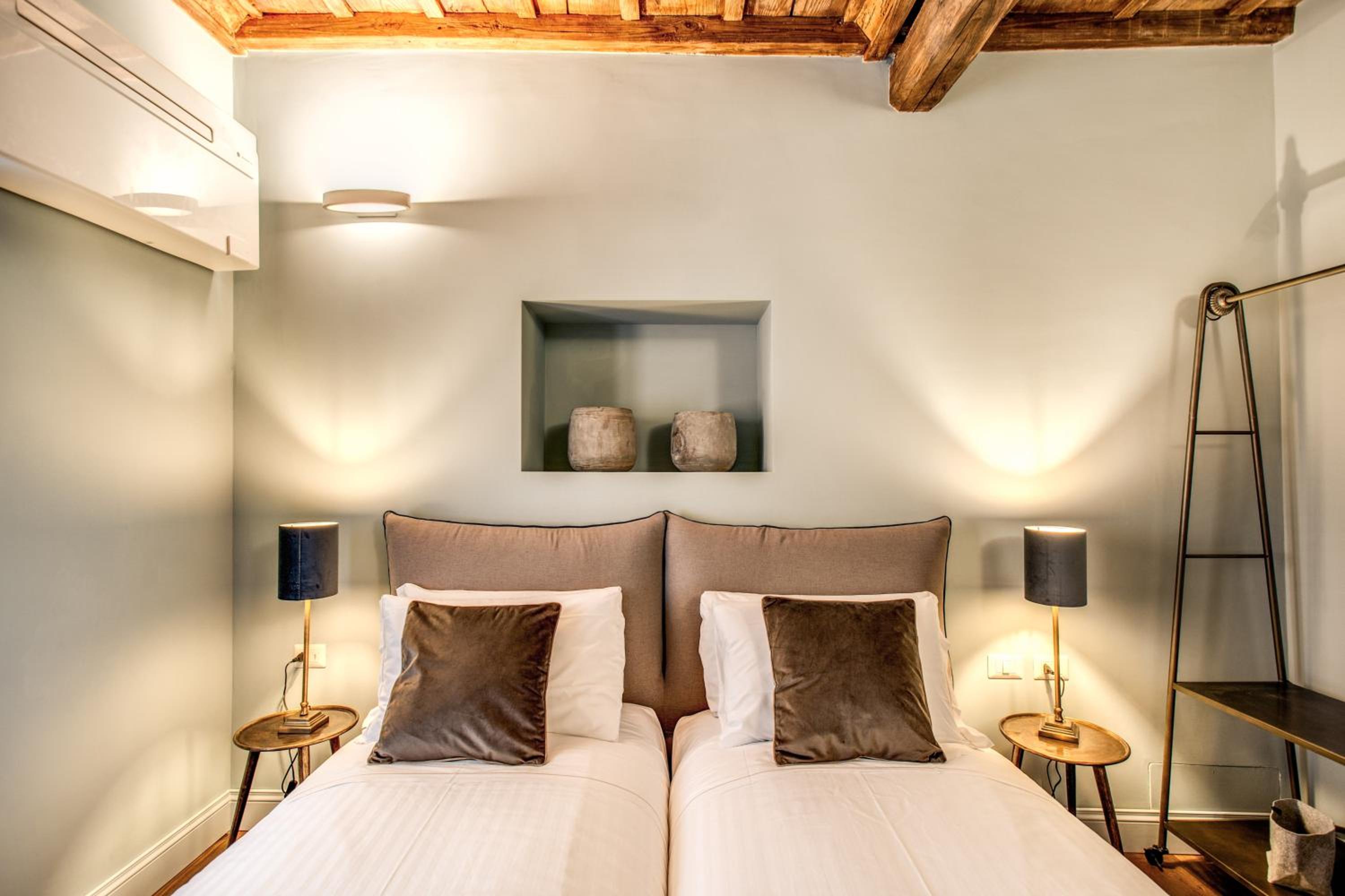 Febo Decharm apartment
