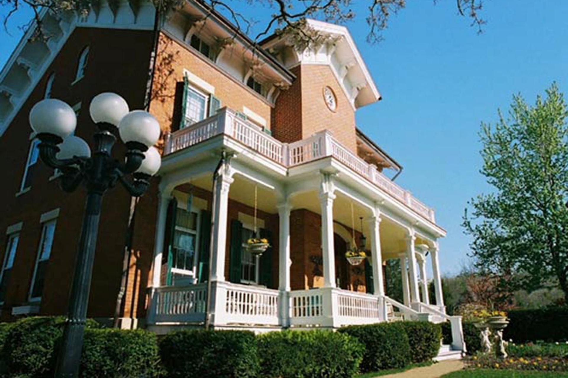 Galena Vacations - Galena Inn formerly Victorian Mansion - Property Image 24