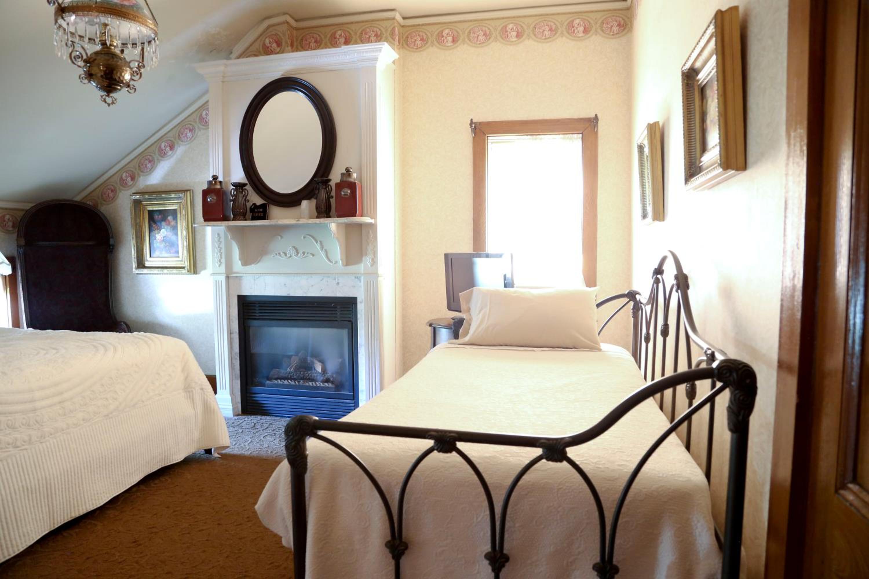 Galena Vacations - Galena Inn formerly Victorian Mansion - Property Image 76
