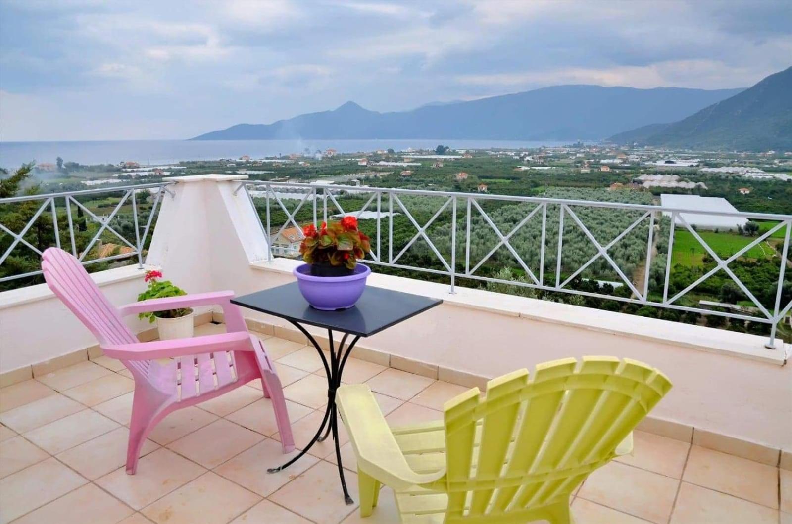 Red Rock and View Leonidio maisonette studio view 3