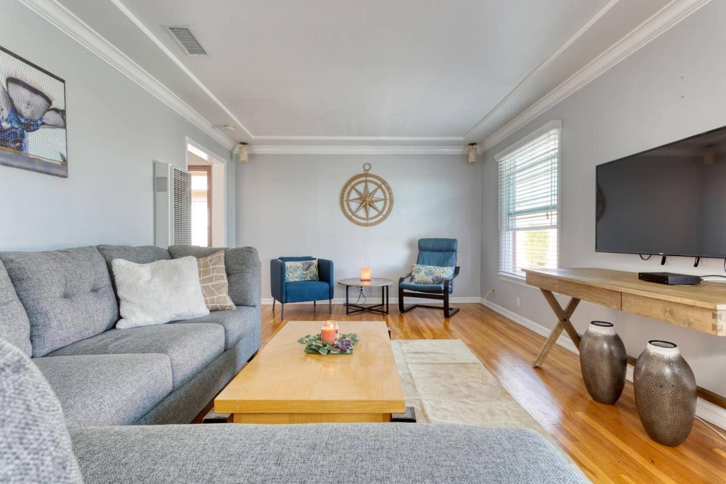 New Belmont Shore Retreat with free Parking Walk to Beaches view 5