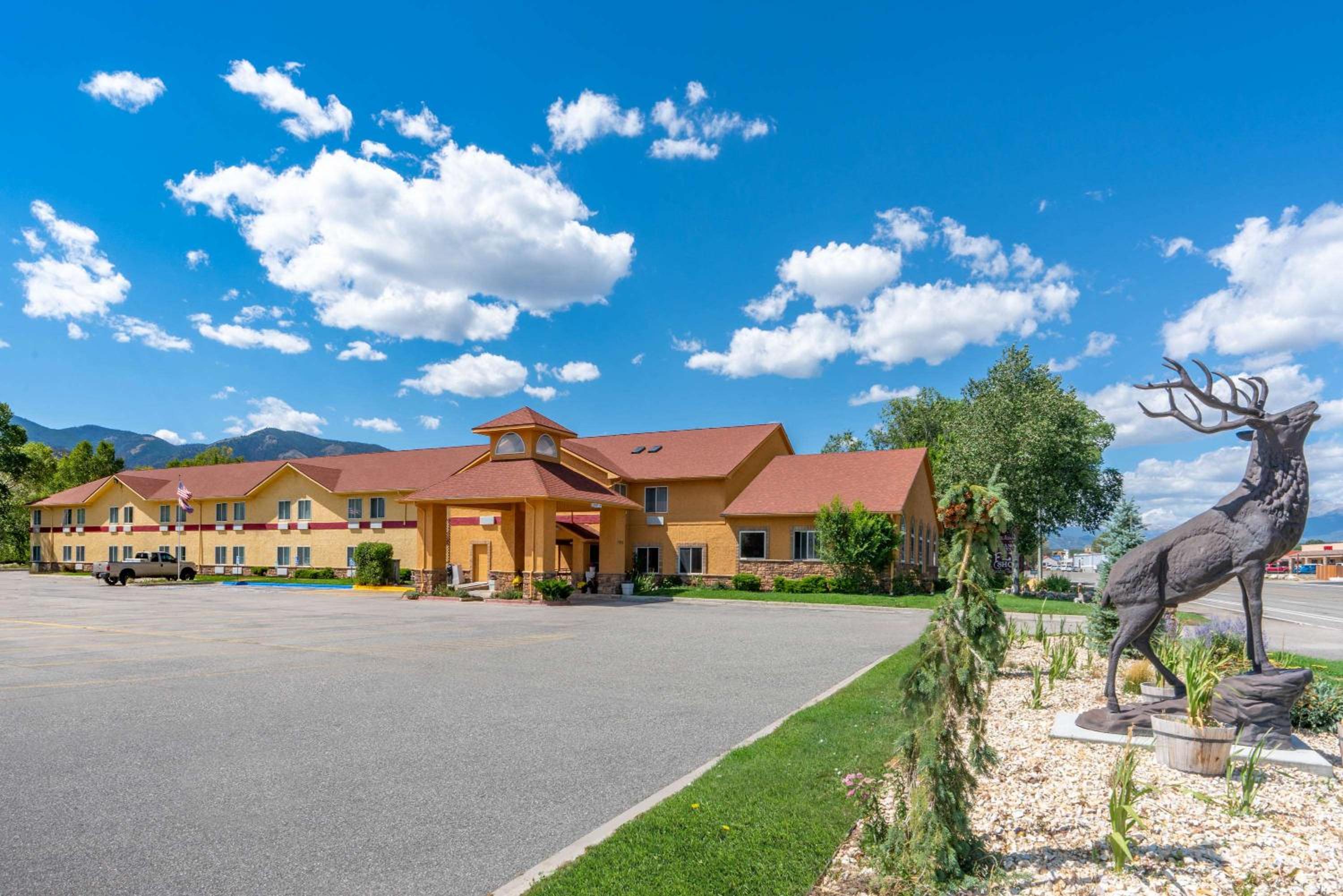 Salida Vacations - Baymont by Wyndham Salida - Property Image 1