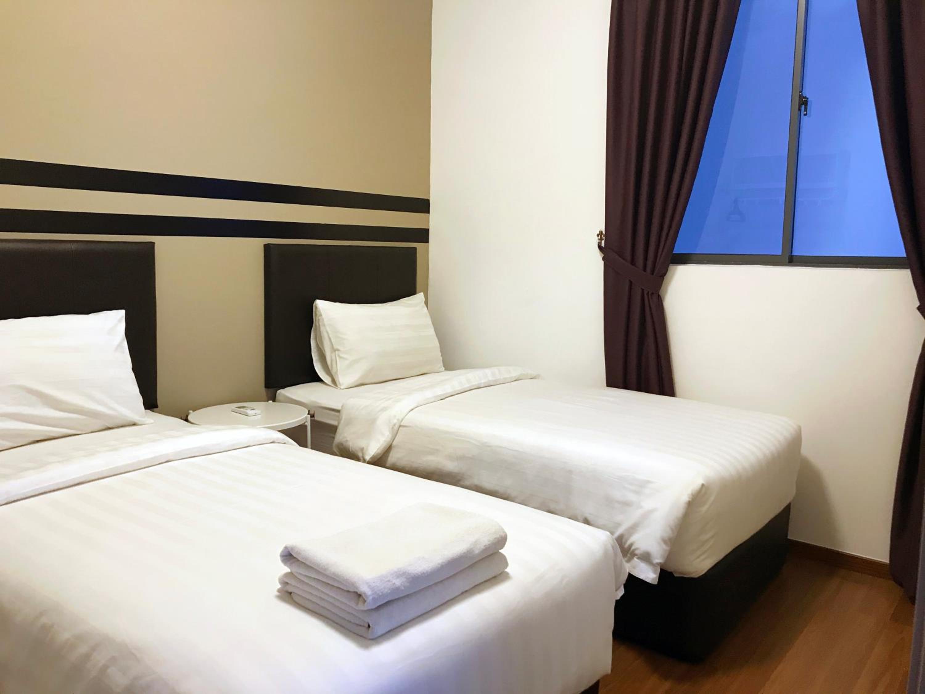 Amerin Mall & Suites