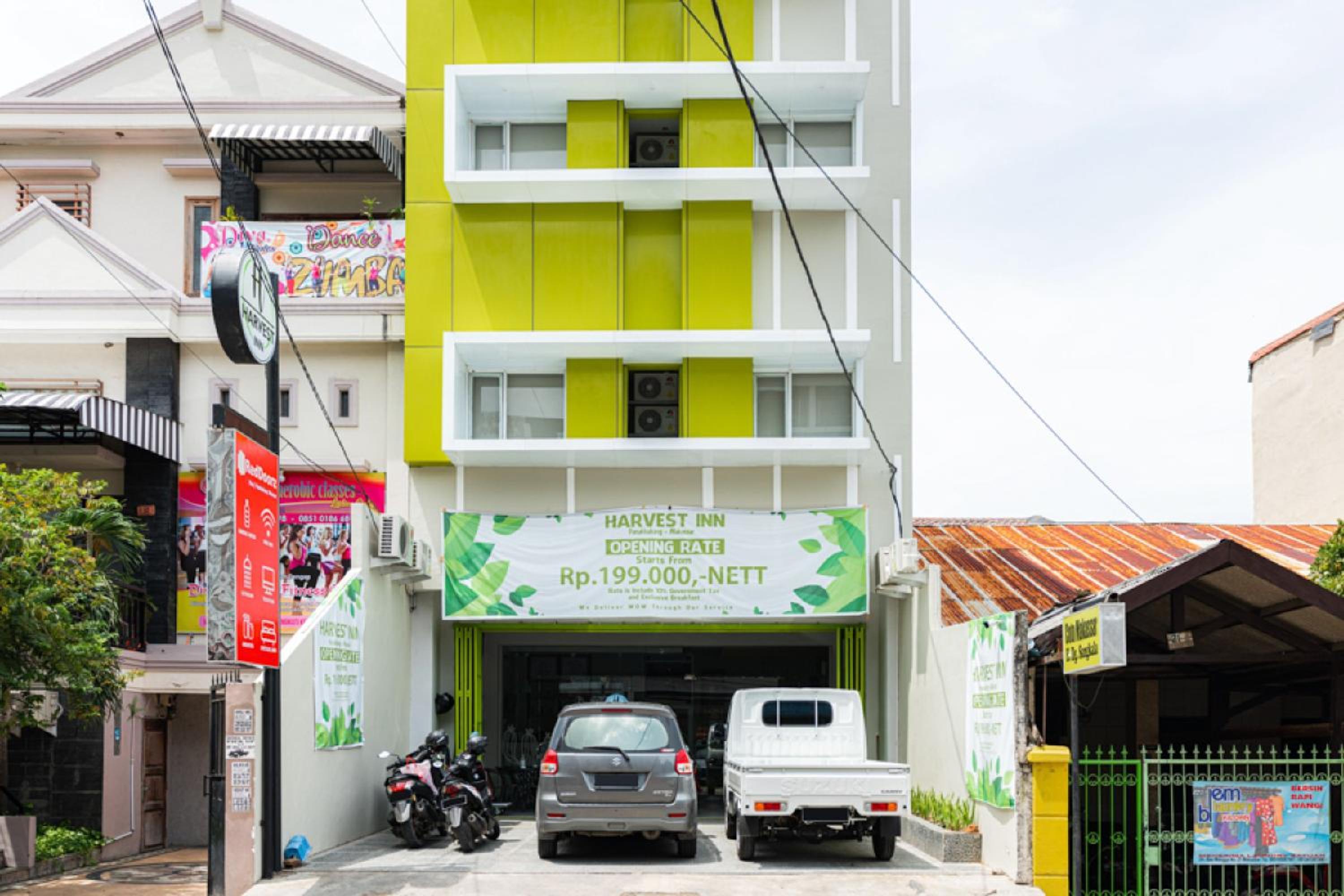 Hotel RedDoorz Plus At Harvest Inn Panakkukang - Image 1