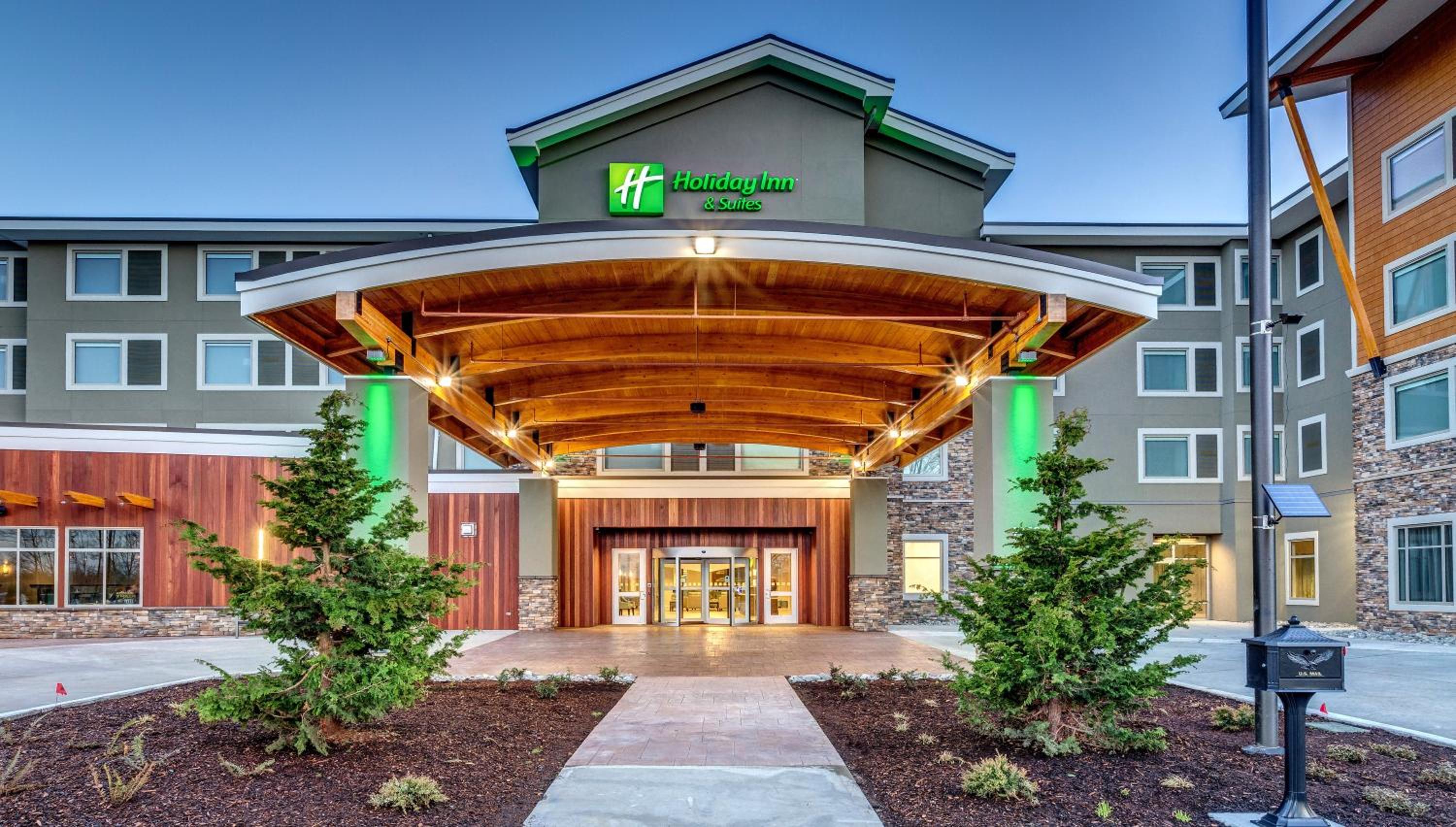 Hotel Holiday Inn & Suites Bellingham, an IHG Hotel - Image 1