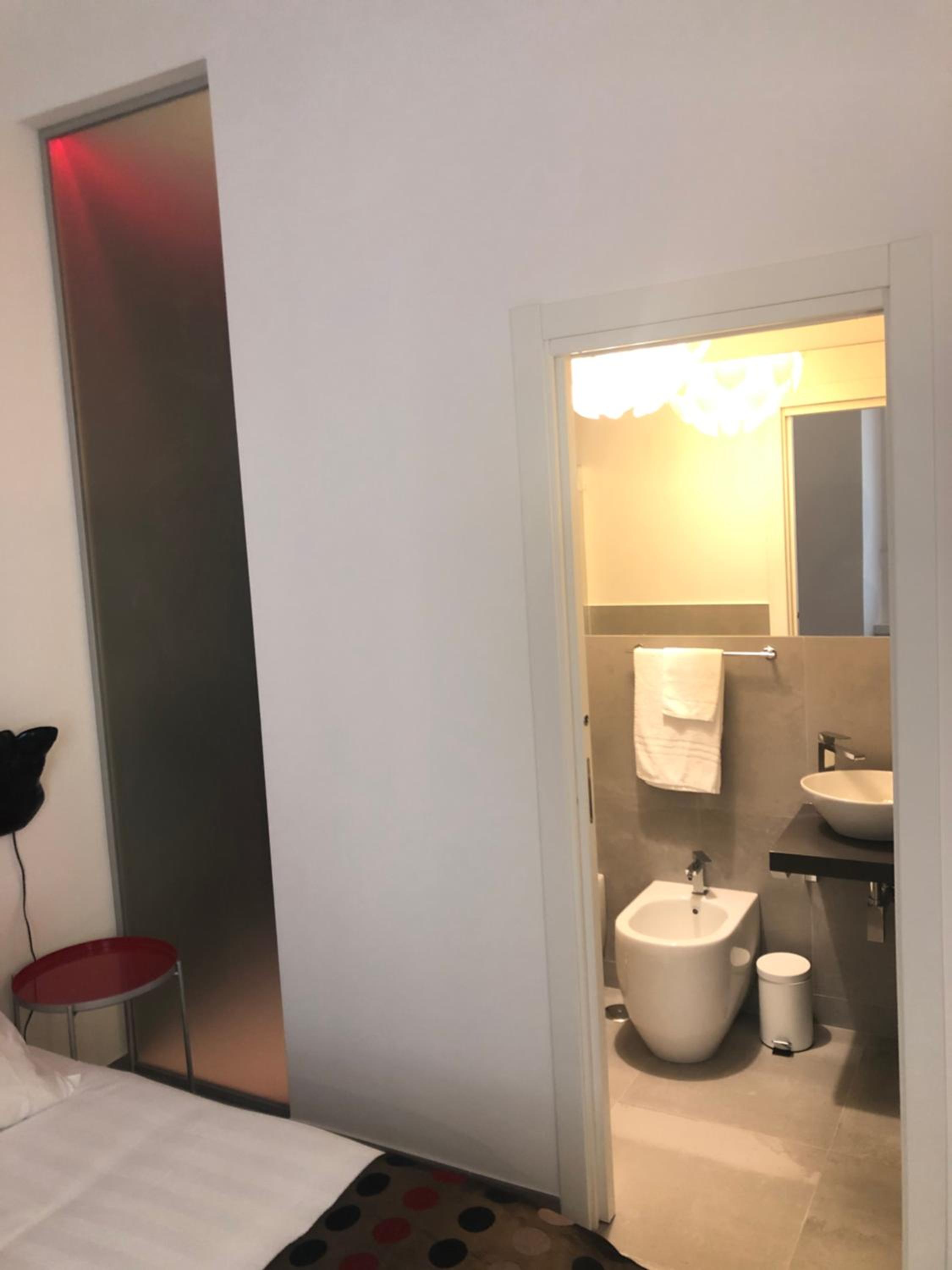 Room 76