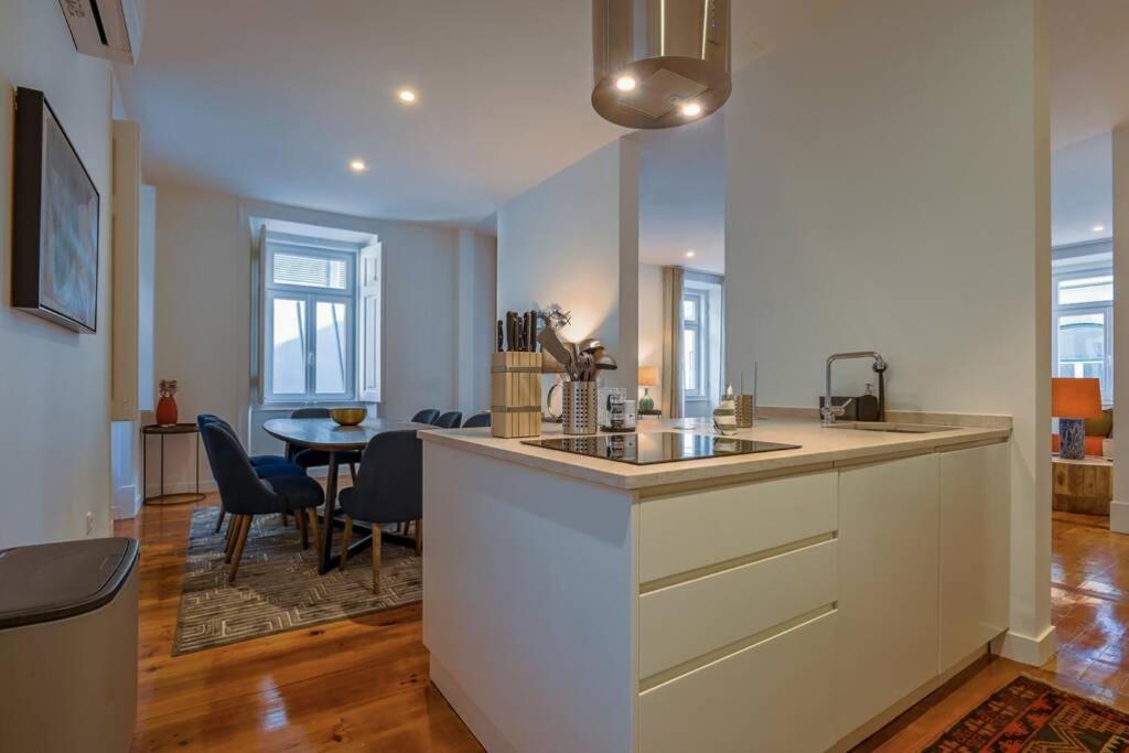 MyPlaceLisbon - Luxury Trindade II view 5