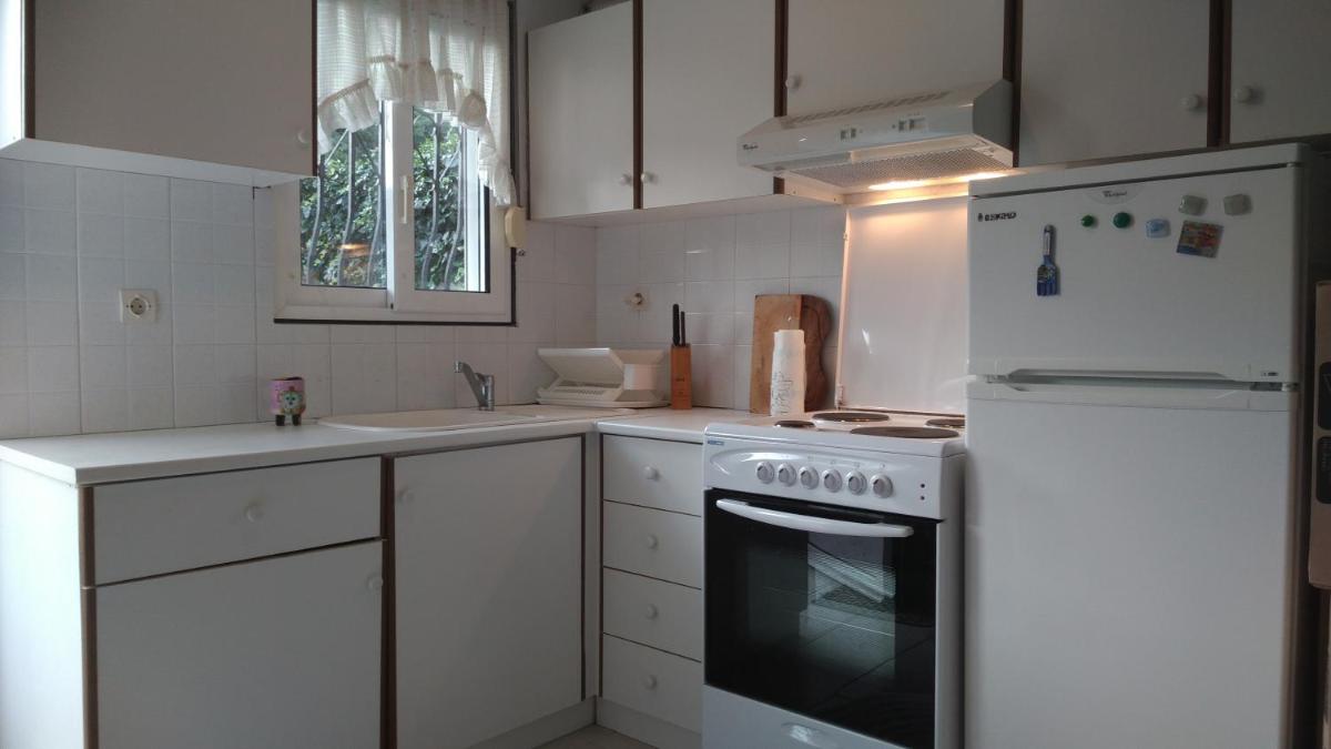 2-bed Maisonette in Pine Forest photo 2