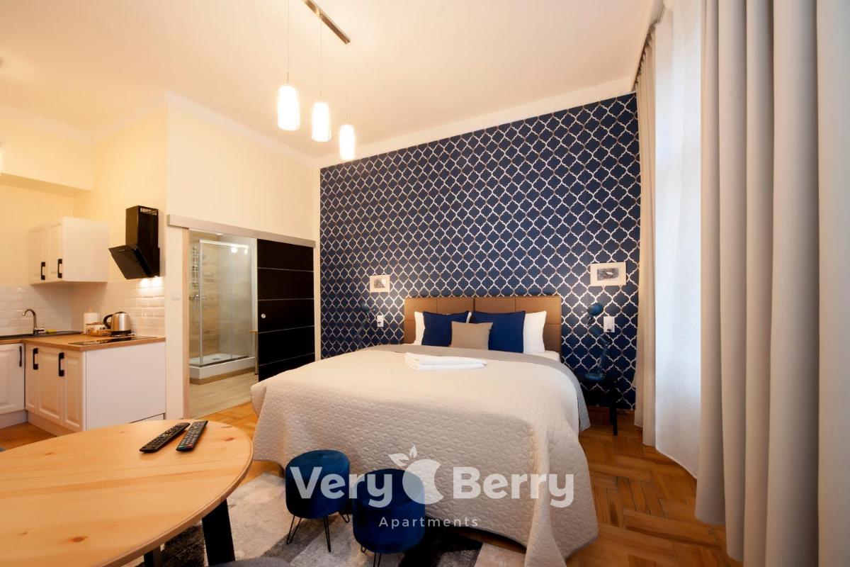 Very Berry - Głogowska 39-14 - MTP Apartments, check in 24h view 5