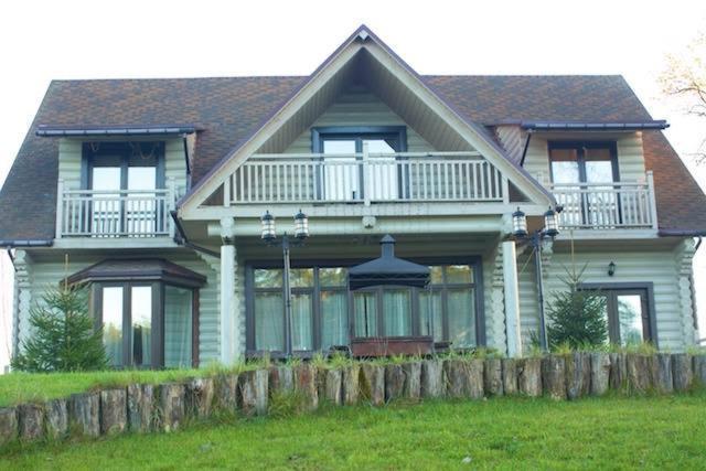 Pastoral wooden hauses