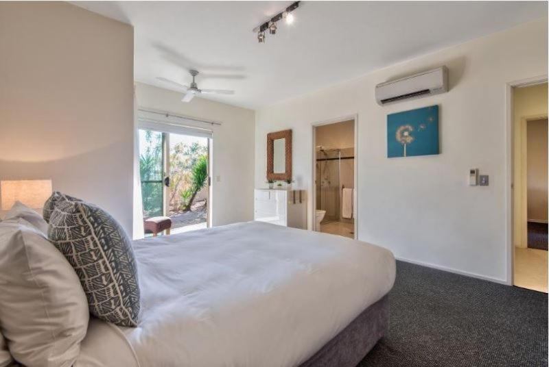 Cooinda Gardens 6 on Hamilton Island by HamoRent