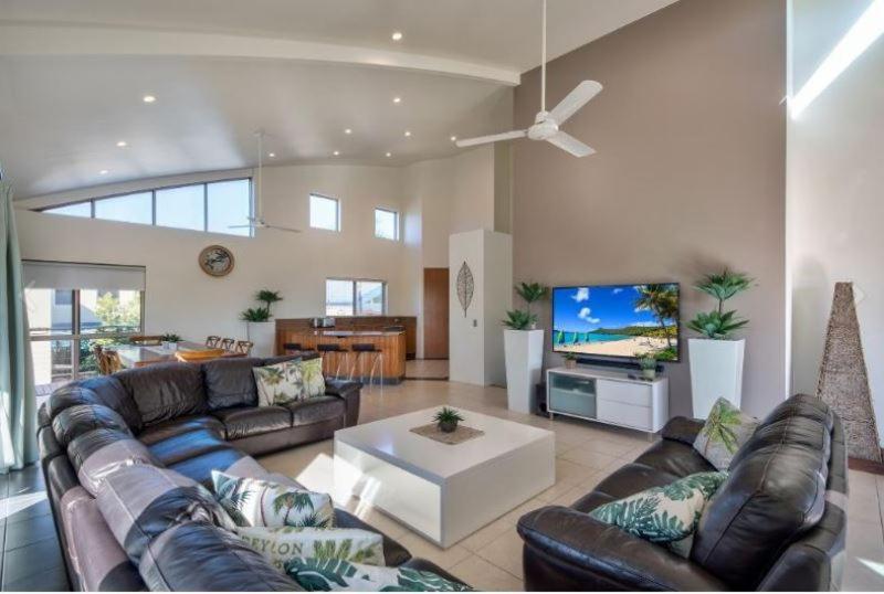 Cooinda Gardens 6 on Hamilton Island by HamoRent