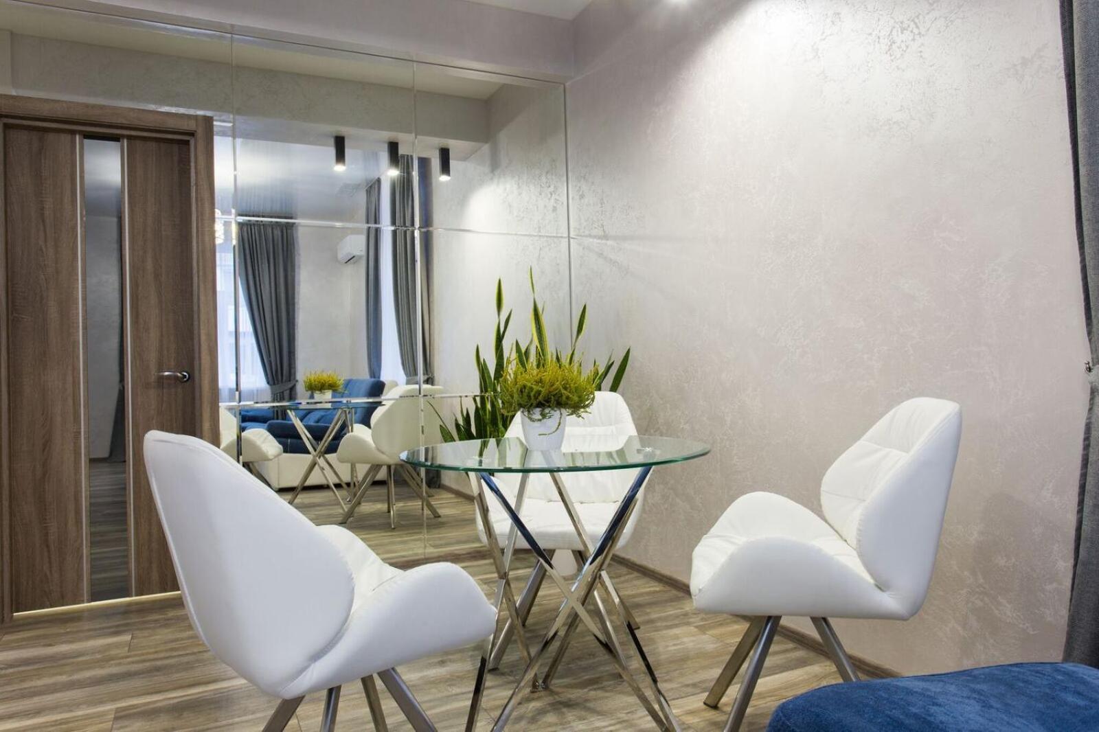 New luxury Apartment in the Center on Konstitution Square view 3