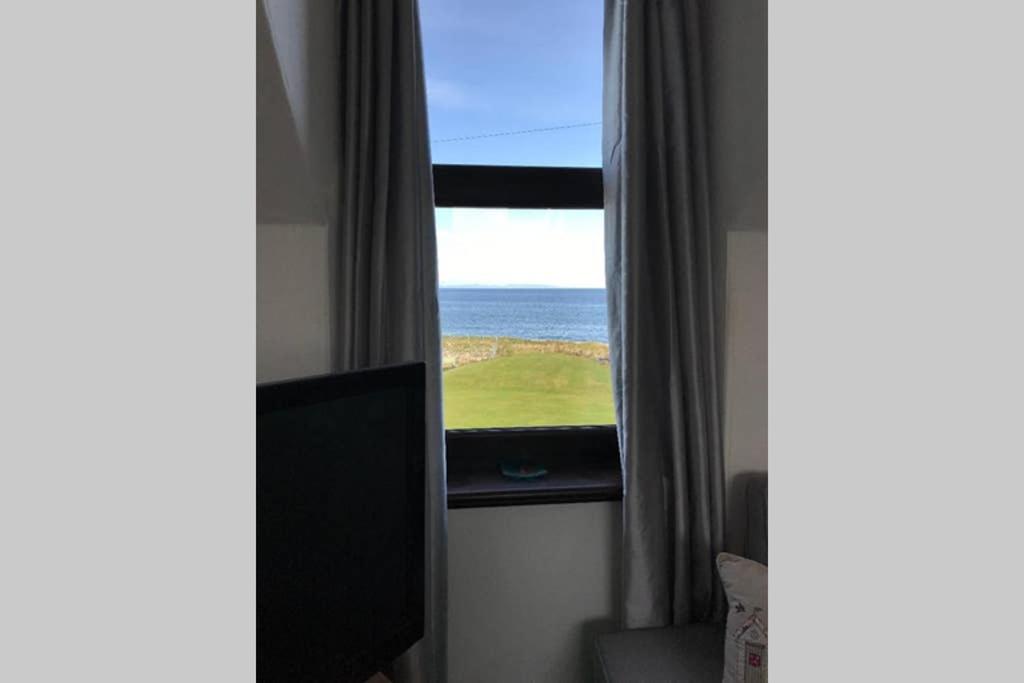 Skerry View - Overlooking the Moray Firth - close to Beaches, Harbour, Shops and Restaurants view 2