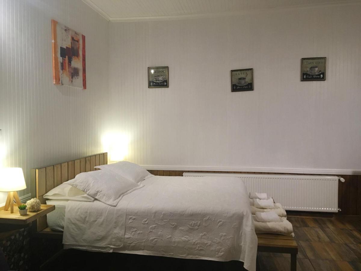 Hotel Hostal El Mesón - Image 1