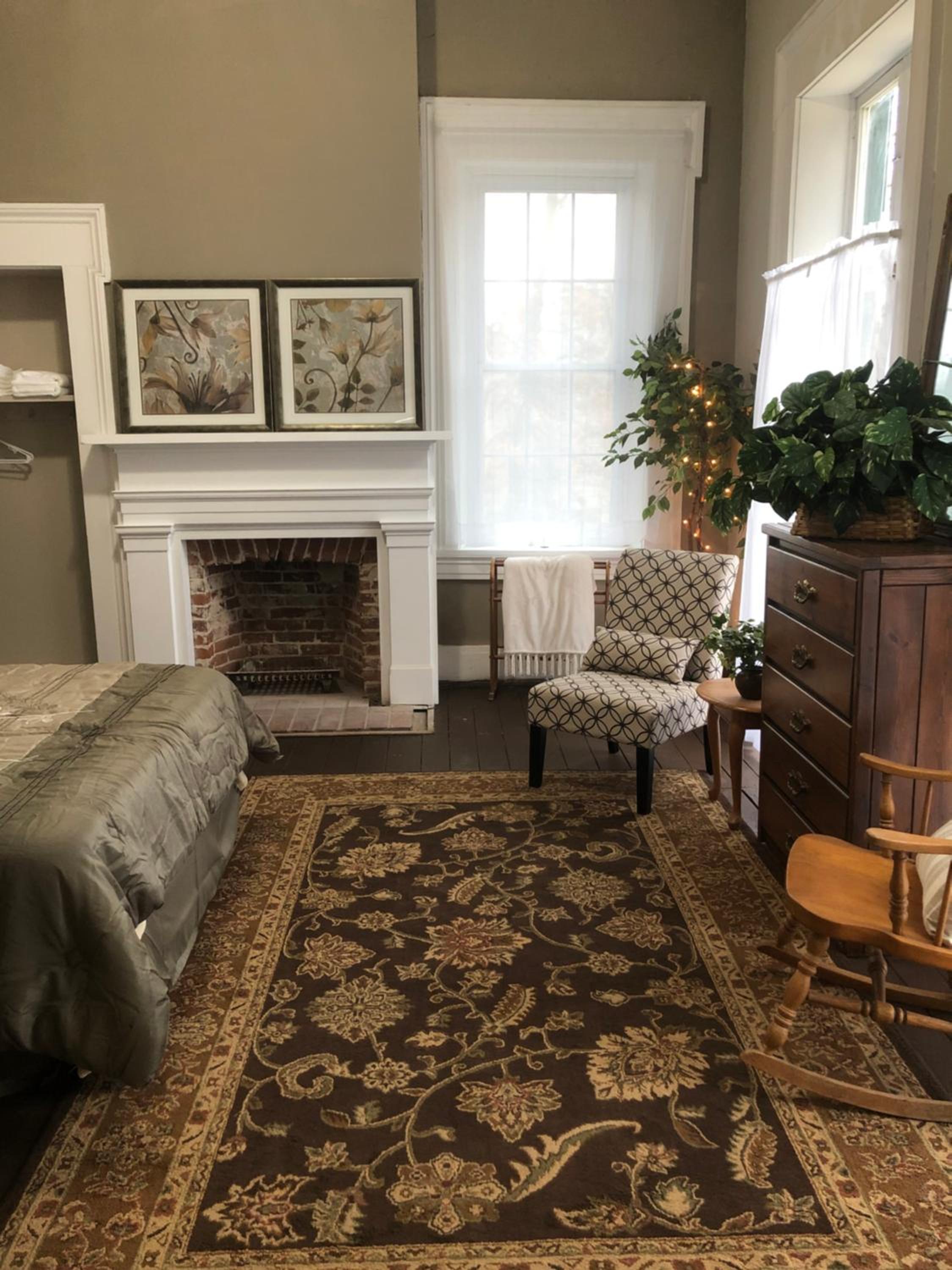 Historic McDonald Airbnb - Property Image 6