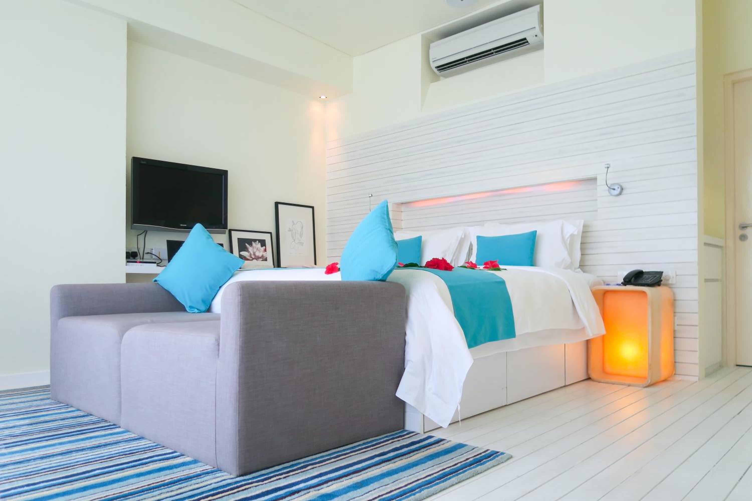 Holiday Inn Resort Kandooma Maldives - Kids Stay & Eat Free and Free Roundtrip Speed Boat for a minimum 4 nights stay — photo 160