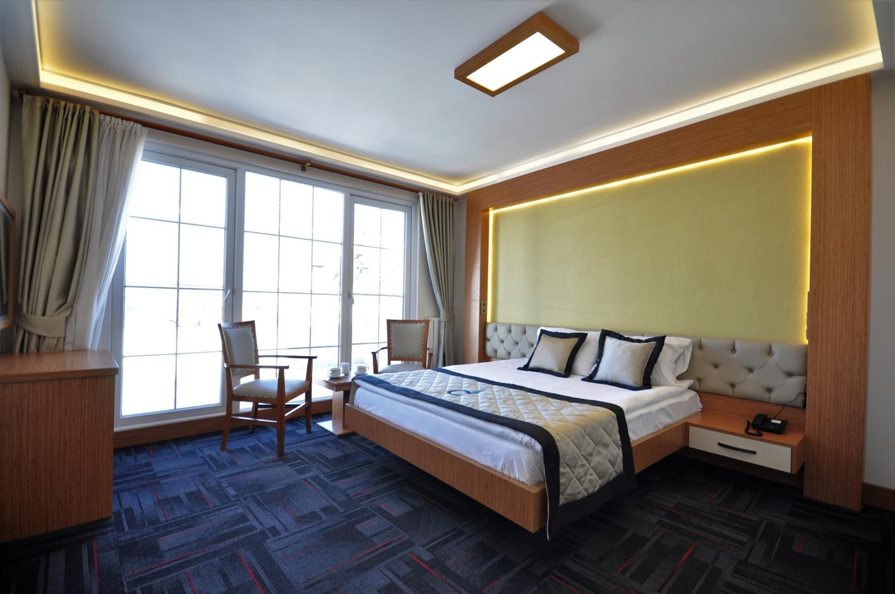 Double Comfort Hotel - Image 22