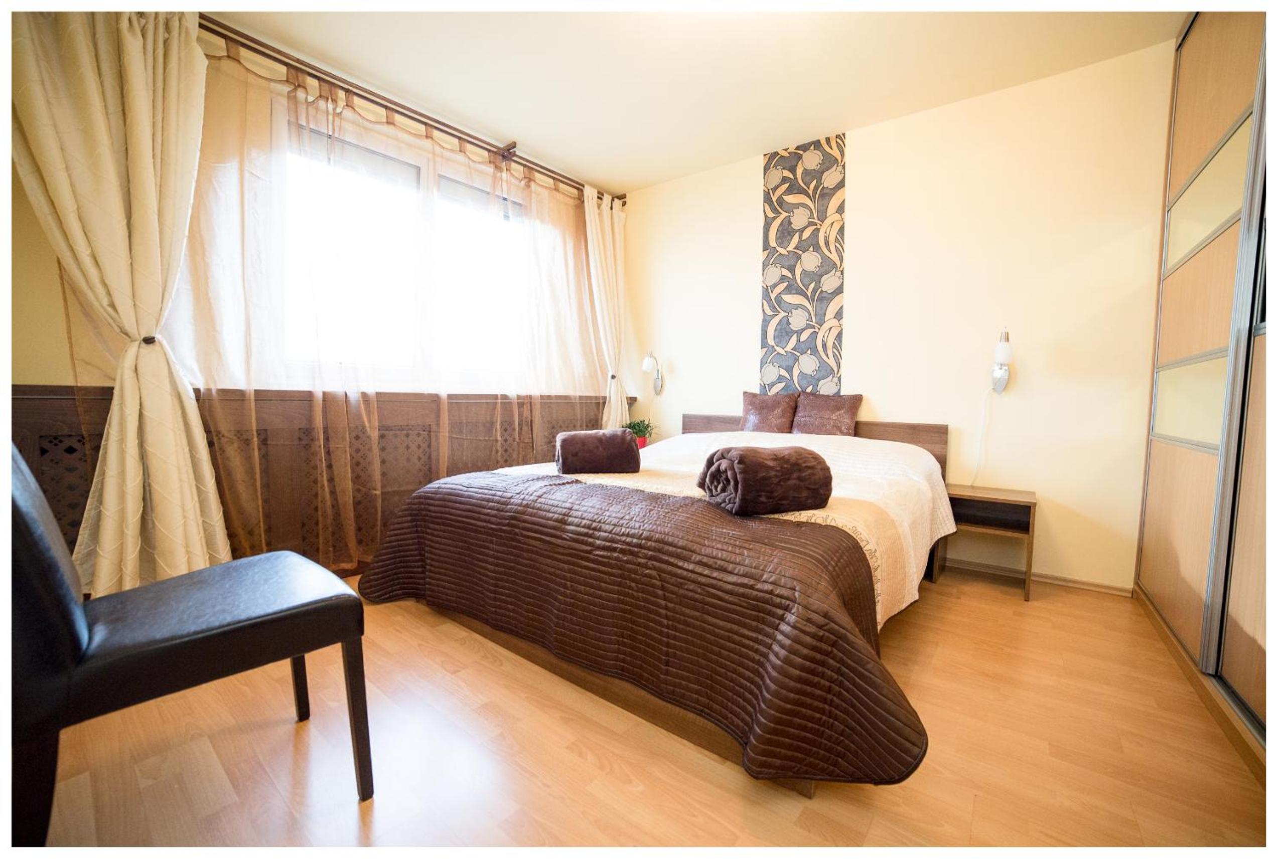 Arpad Bridge Apartments