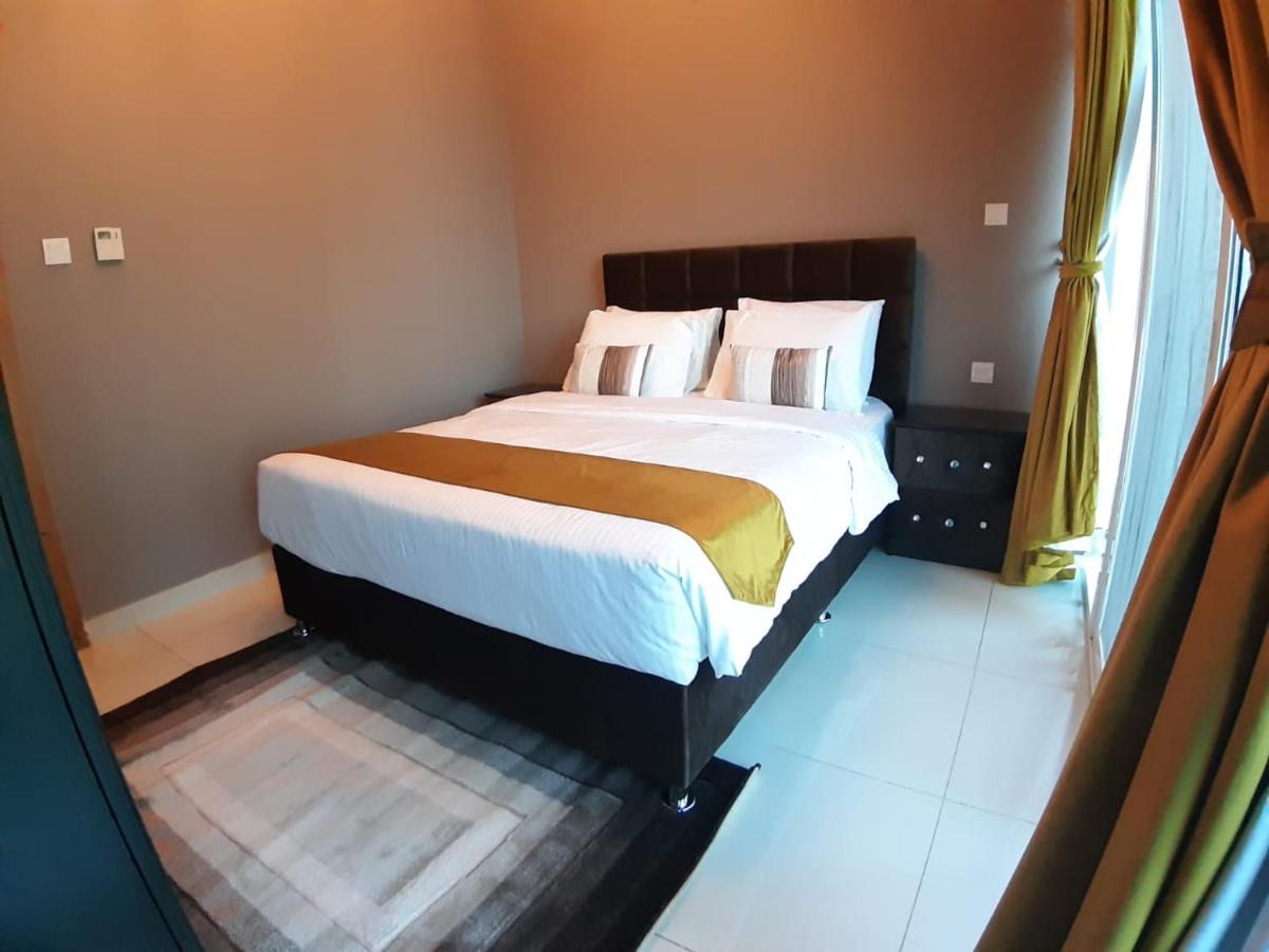 Golden Stay Vacation Homes continental tower marina