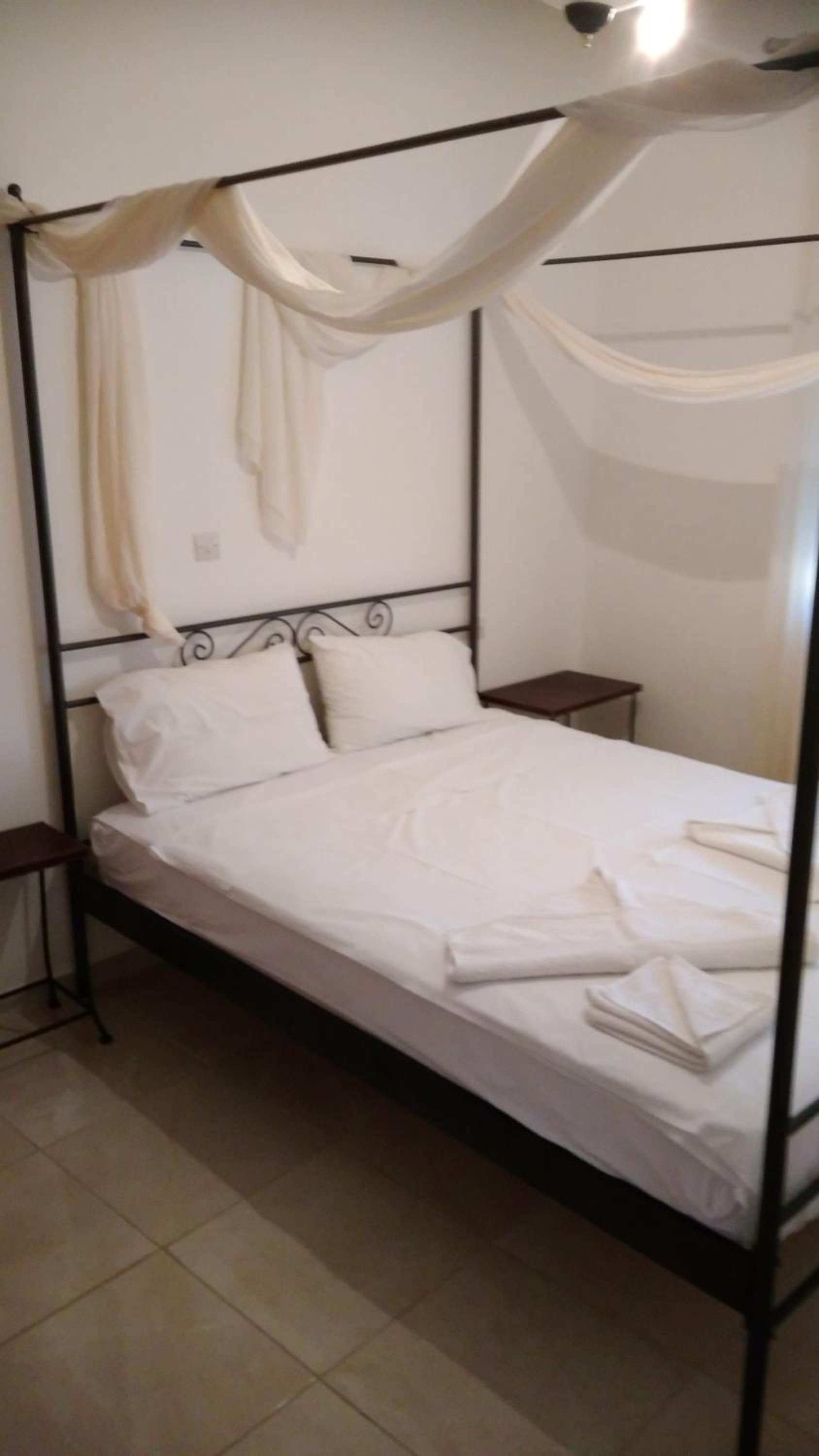 Mina Apartments