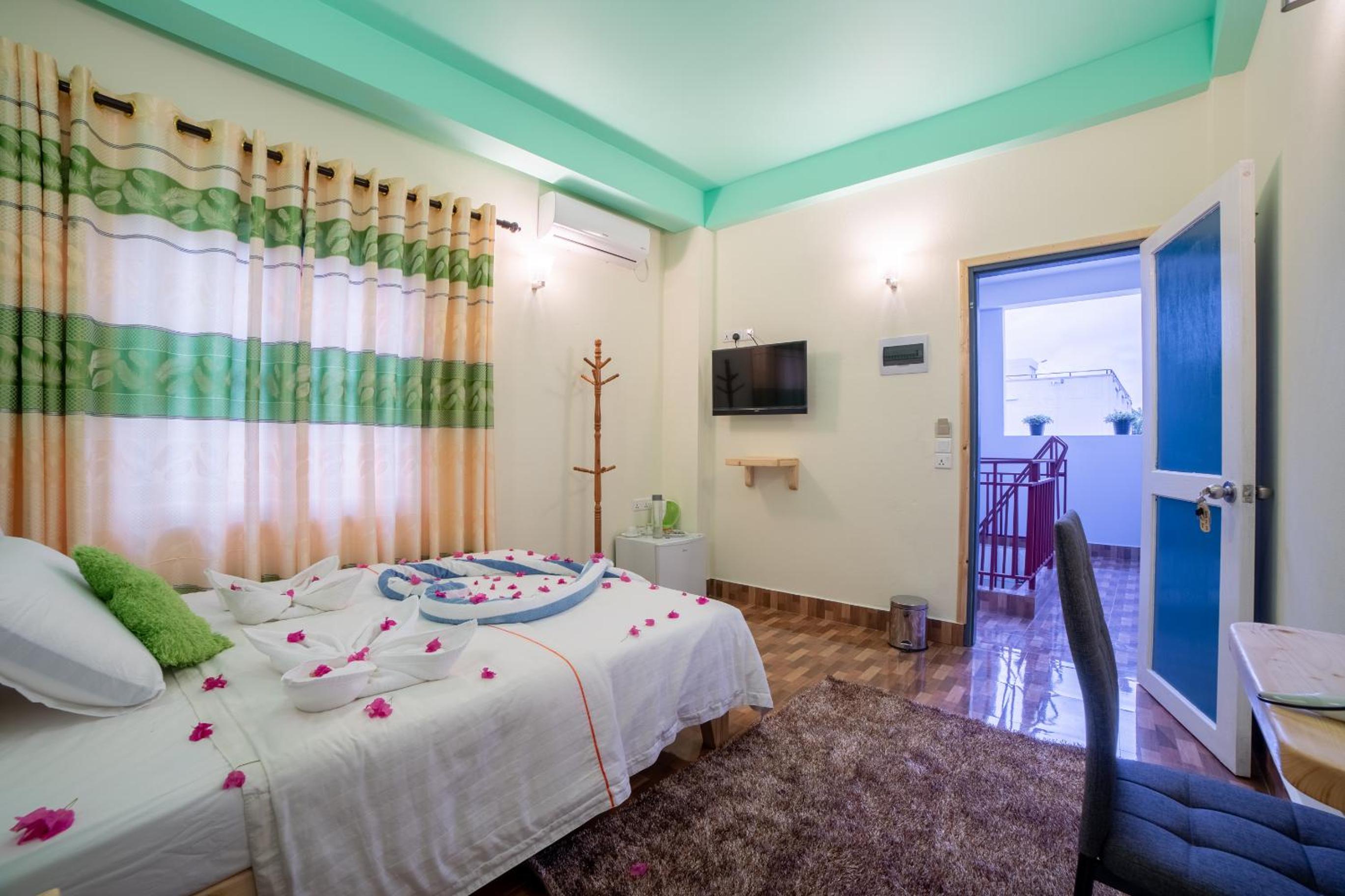 Olhumathi View Inn