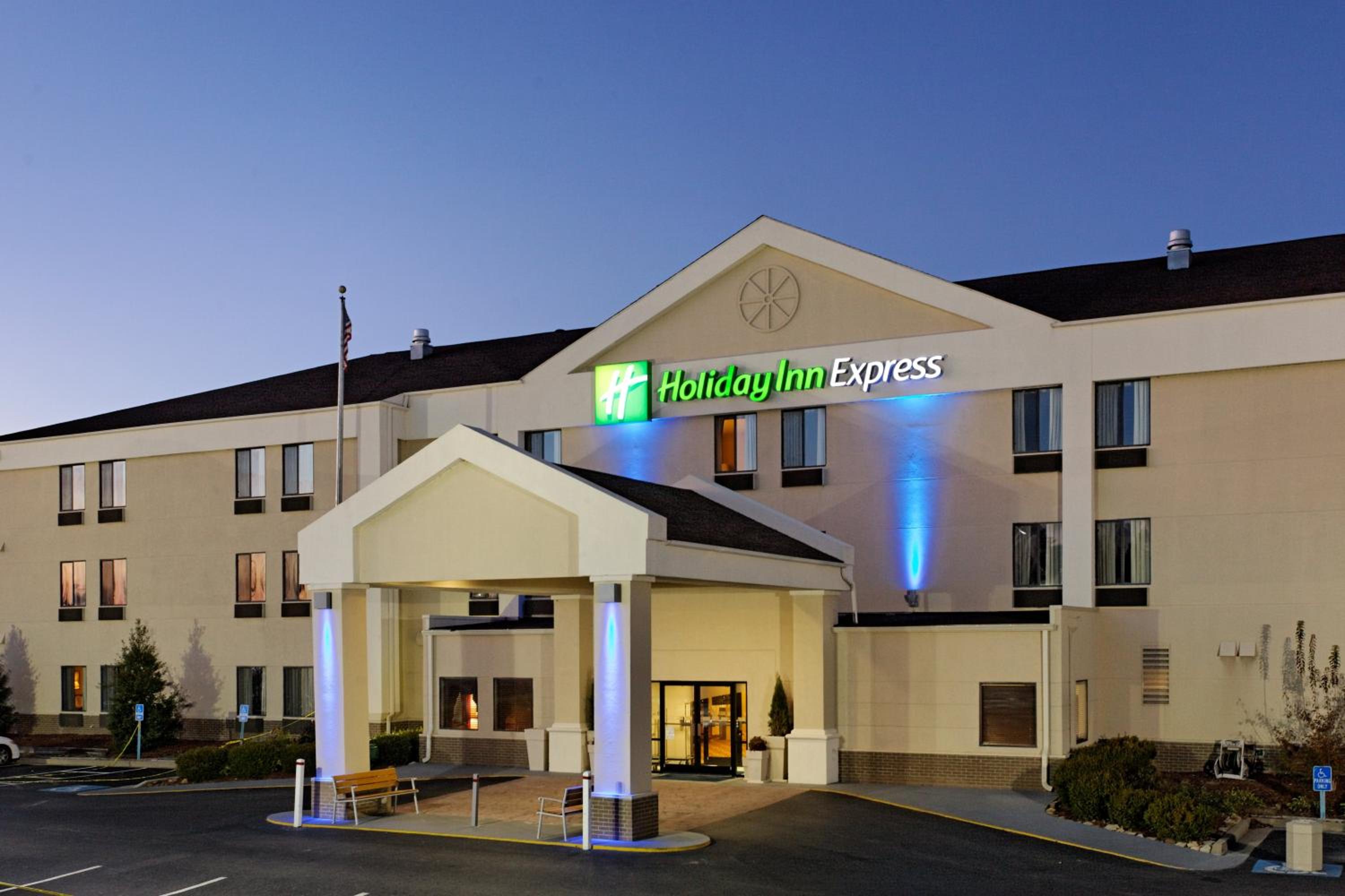 Hotel Holiday Inn Express Metropolis By Ihg