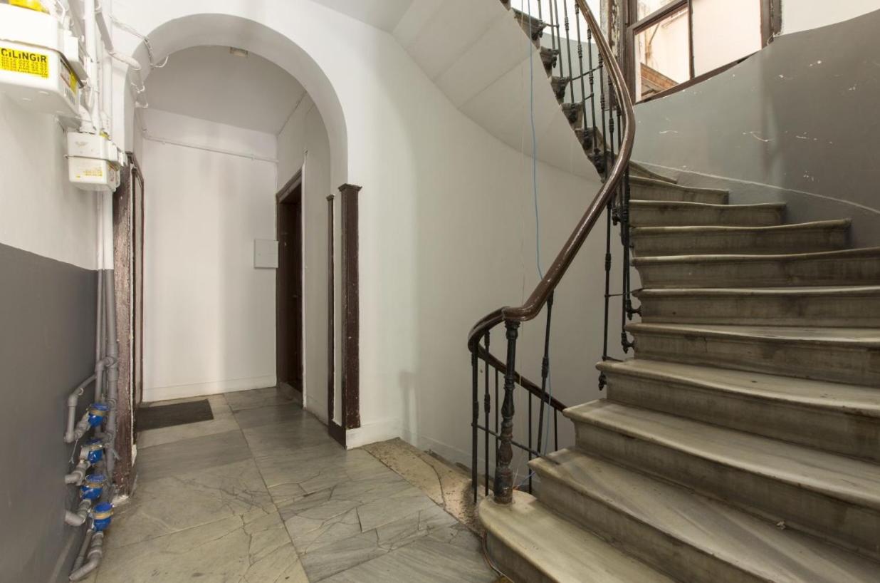 Ganbaru Tours - Flats in Galata