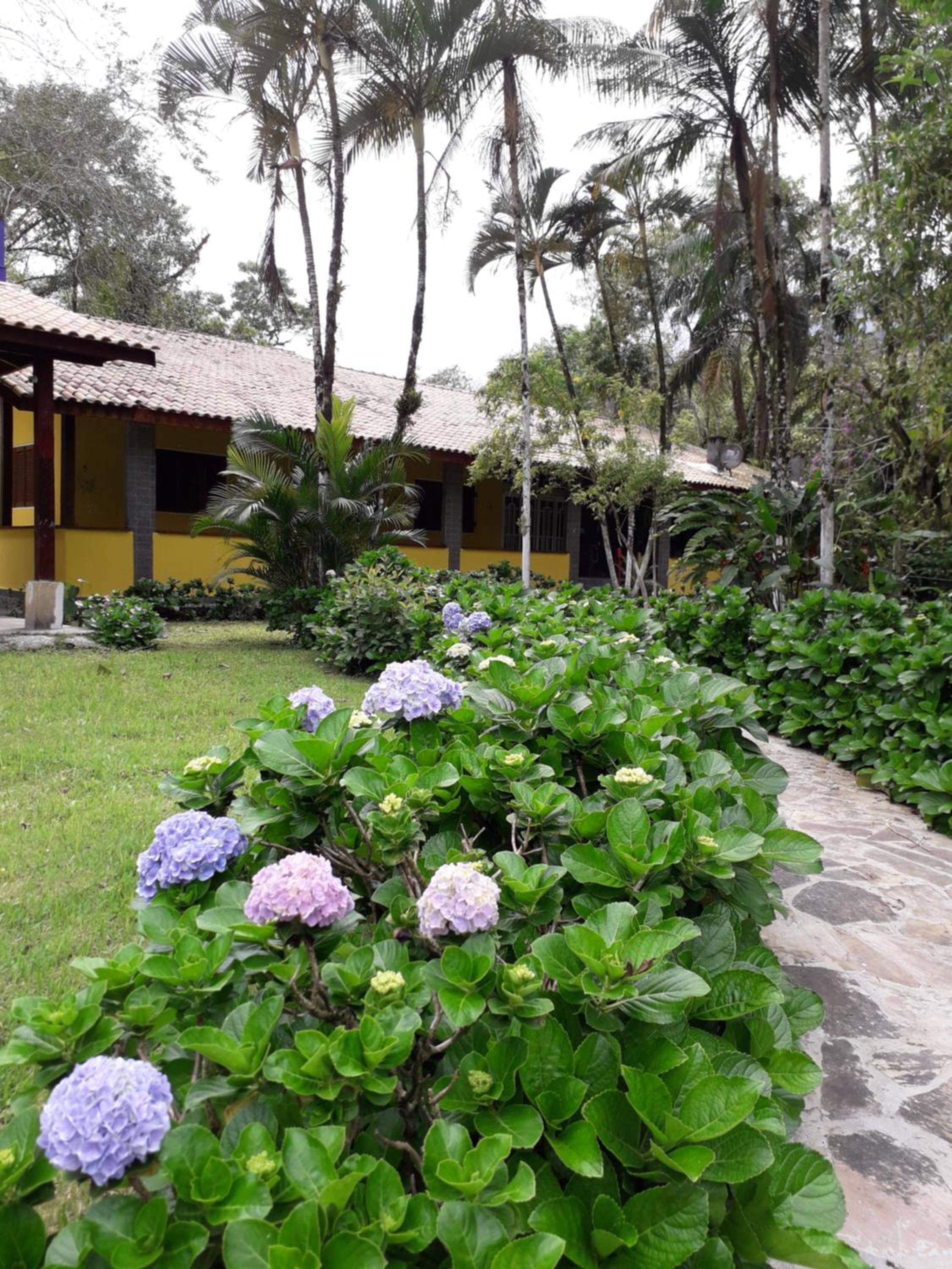 Casa Linda - Piscina Ampla - Jacuzzi - Imenso Jardim