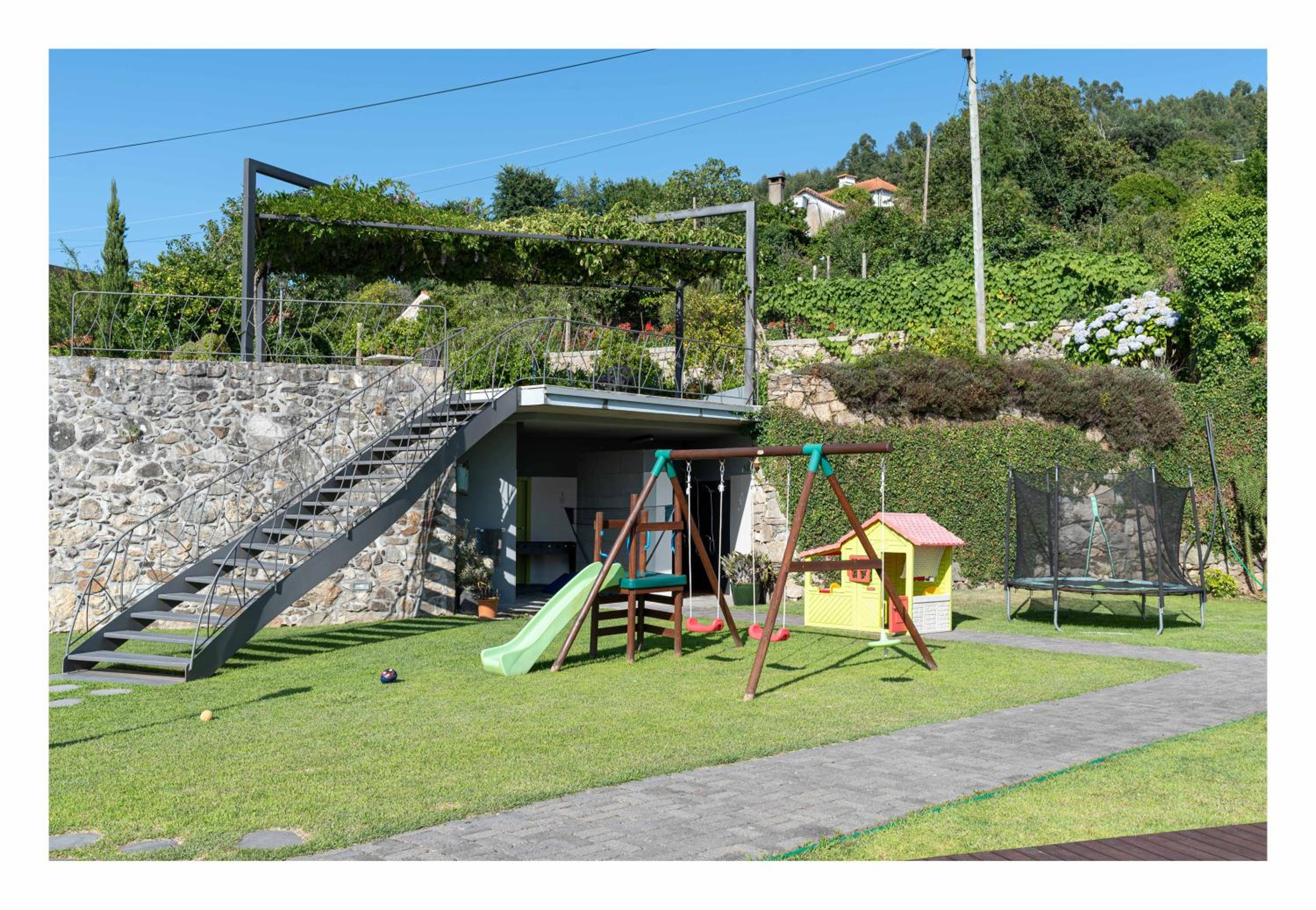 Eira dos Canastros view 4